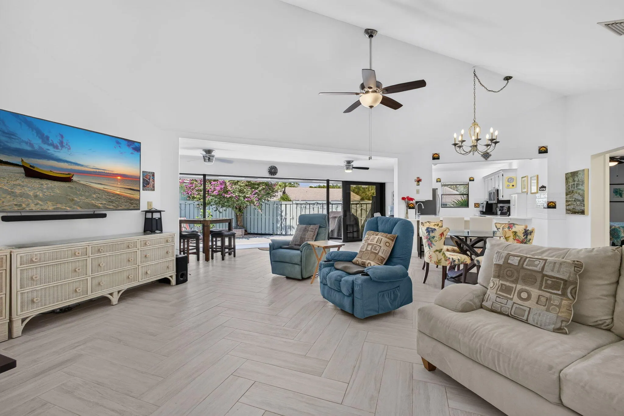 1127 E SEMINOLE Avenue #15D