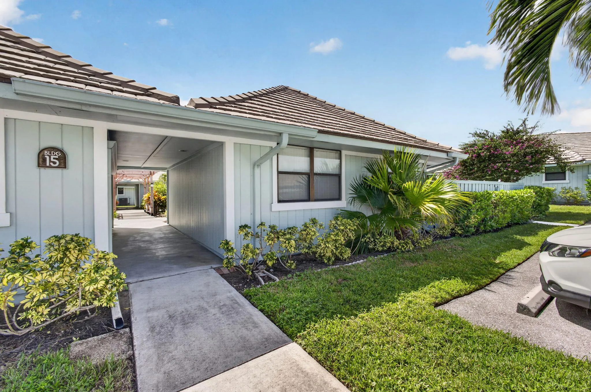 1127 E SEMINOLE Avenue #15D