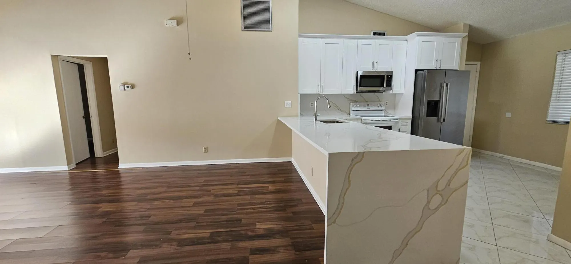 7225 SOLANDRA Lane
