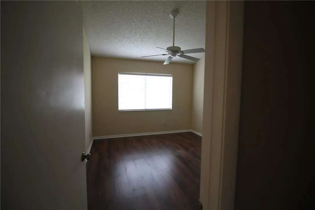 7225 SOLANDRA Lane