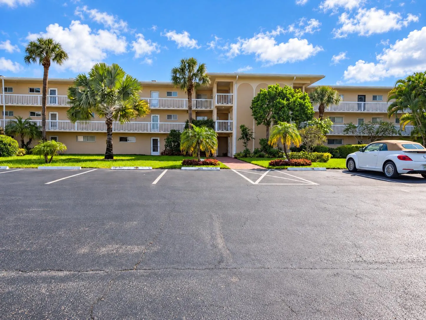 2856 Garden Drive S #106