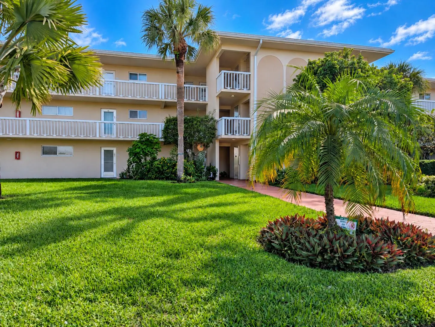 2856 Garden Drive S #106