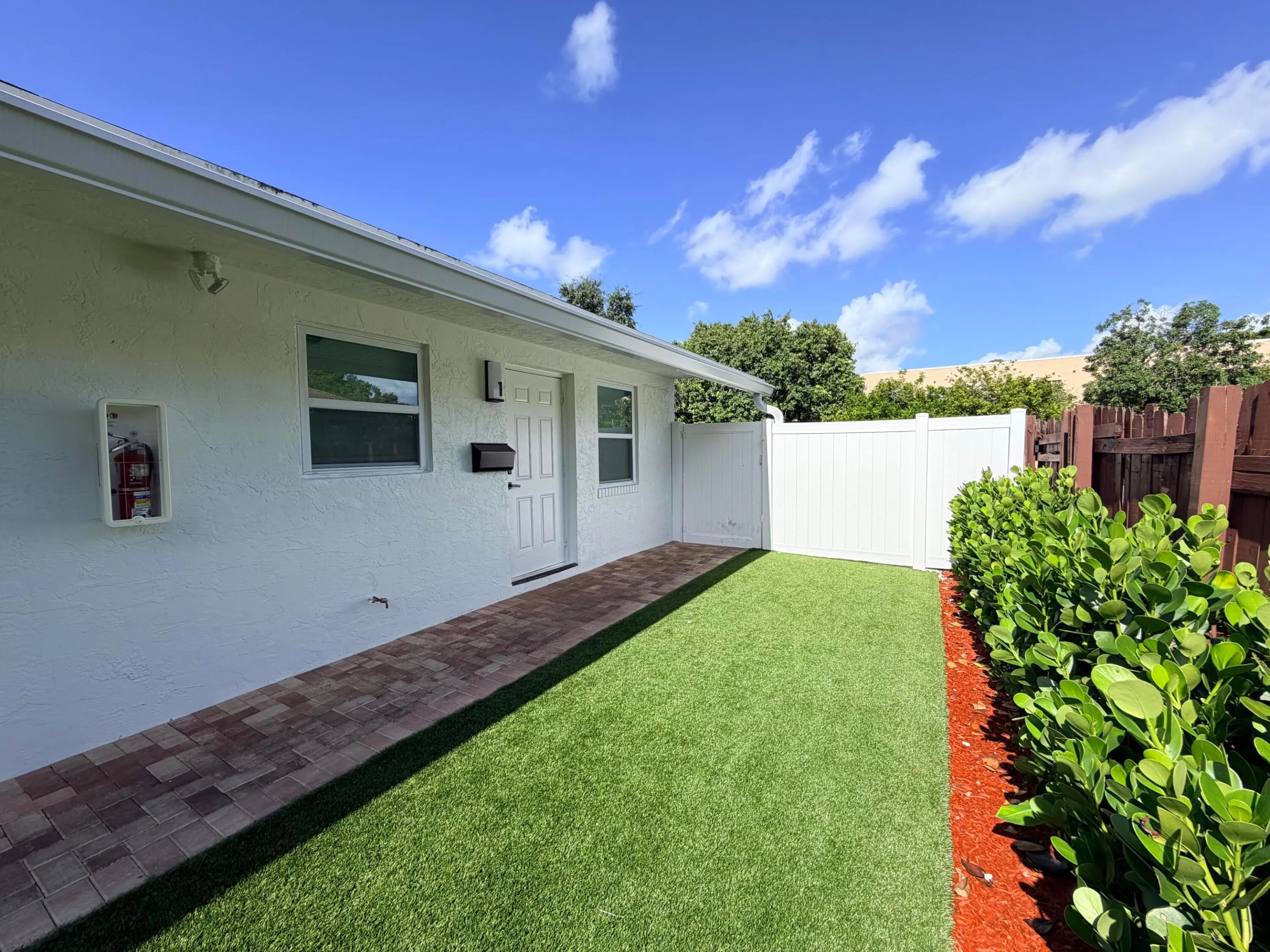 334 SW Avondale Drive #1