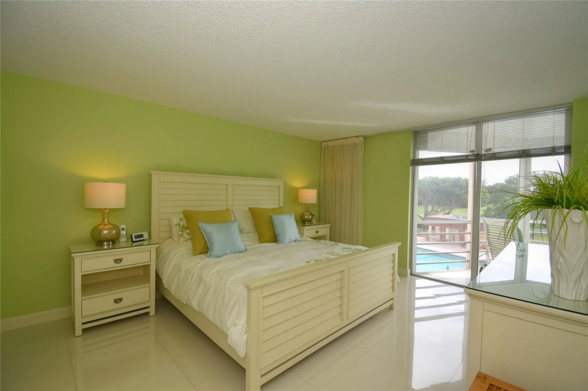 6100 NW 2ND Avenue #323