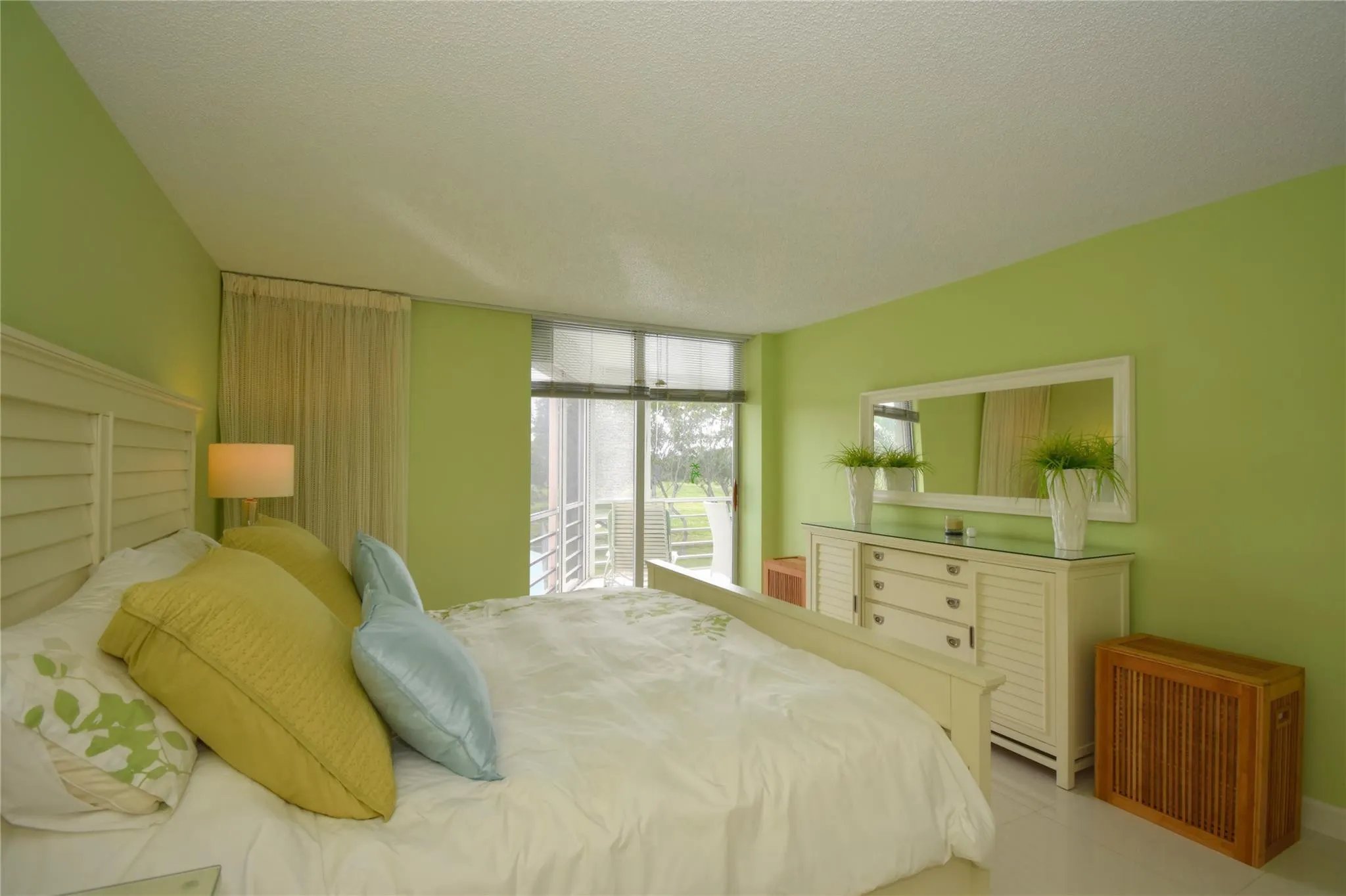 6100 NW 2ND Avenue #323