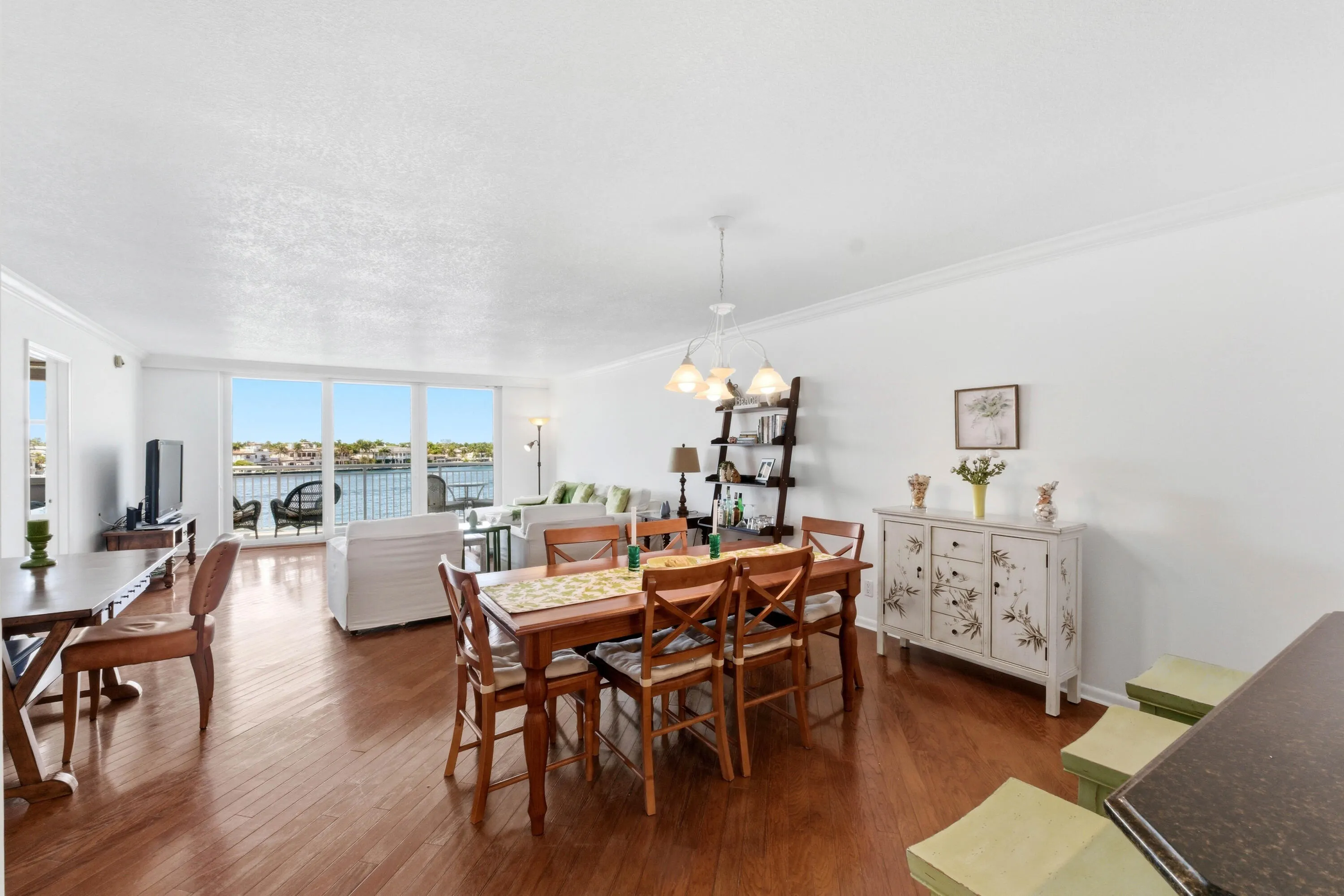 511 BAYSHORE Drive #410