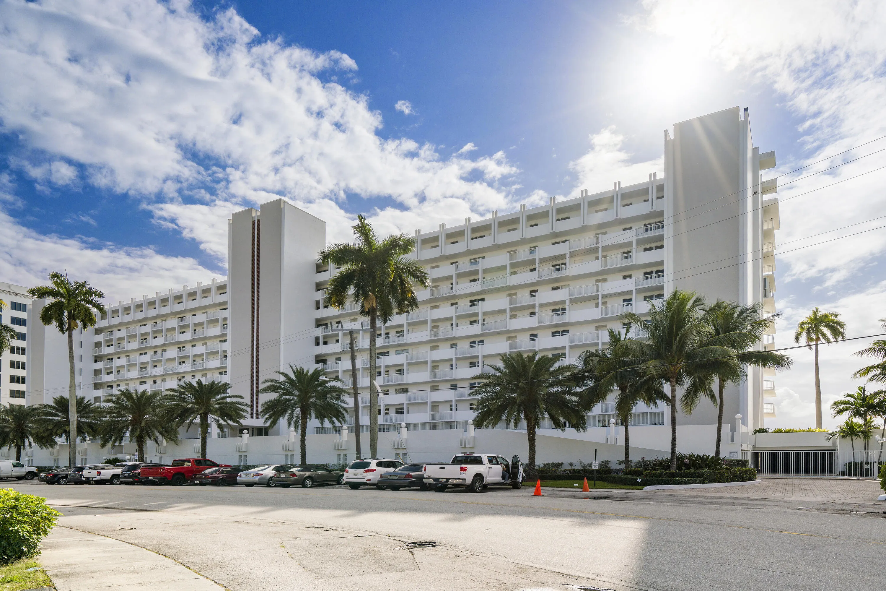 511 BAYSHORE Drive #410