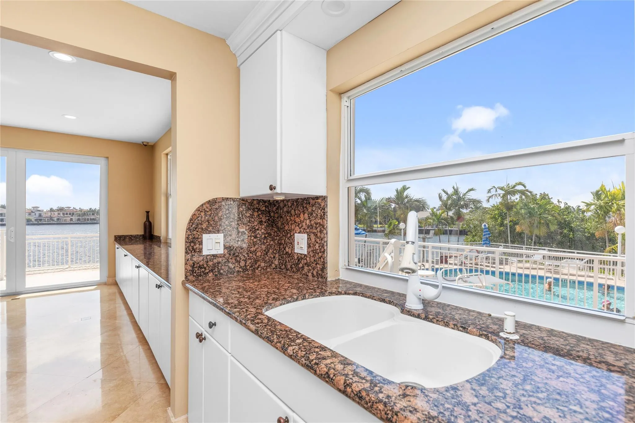 511 BAYSHORE Drive #410
