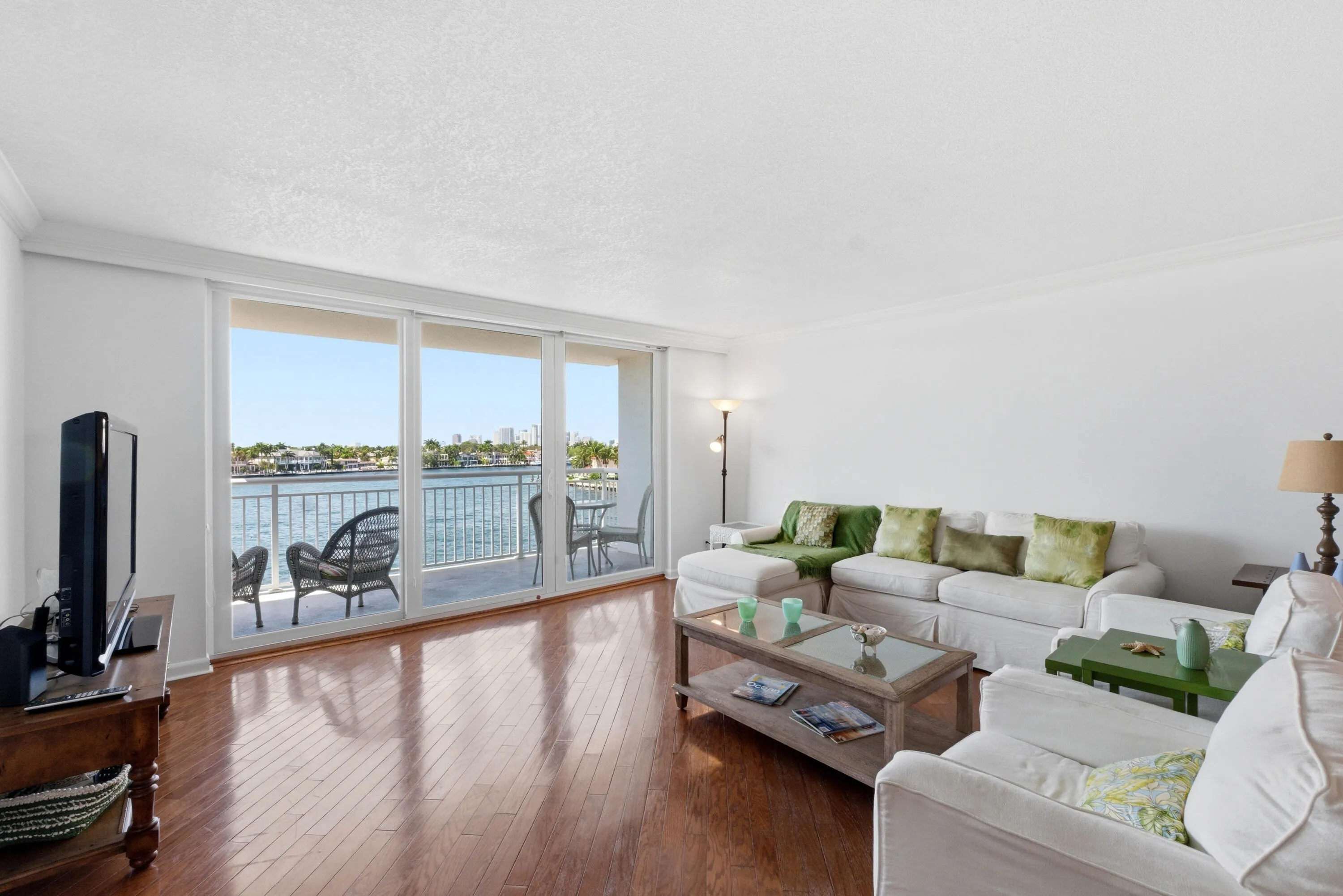 511 BAYSHORE Drive #410