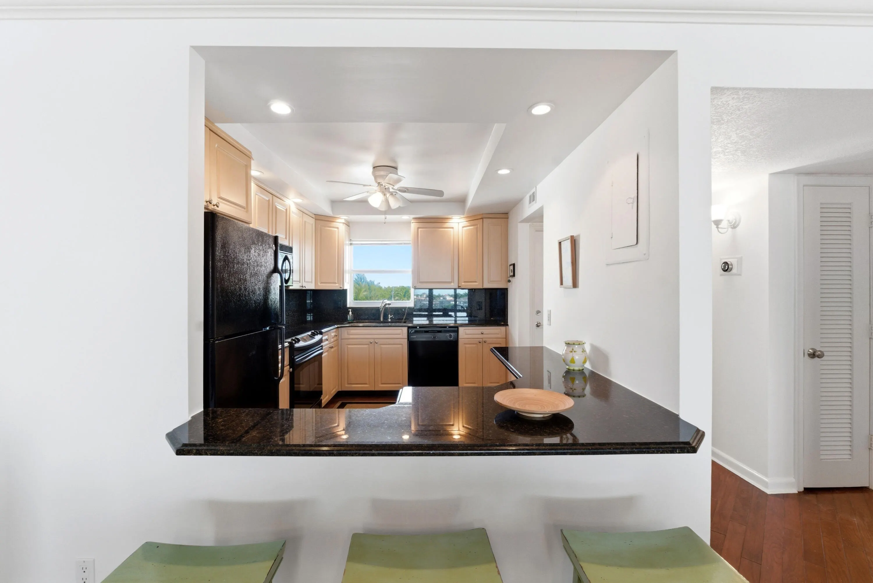 511 BAYSHORE Drive #410