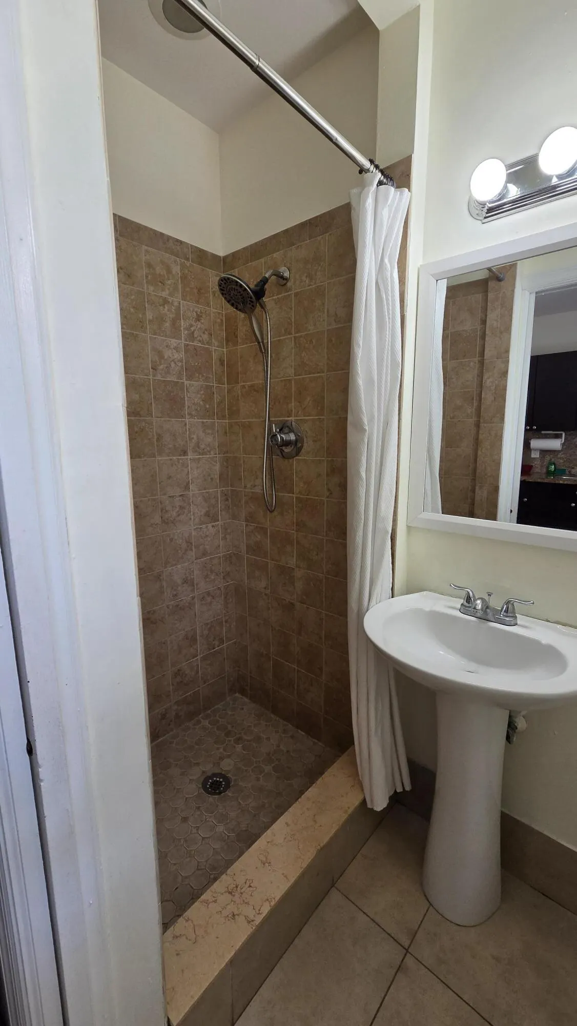 1601 S FEDERAL Highway #7