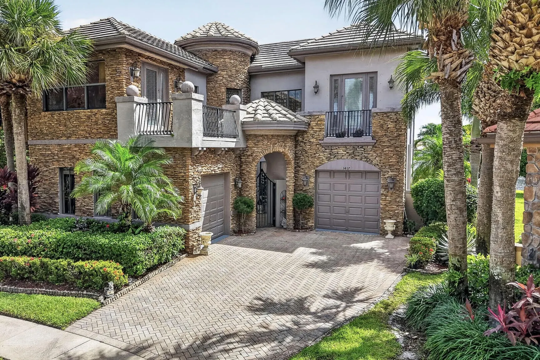 3417 Collonade Drive