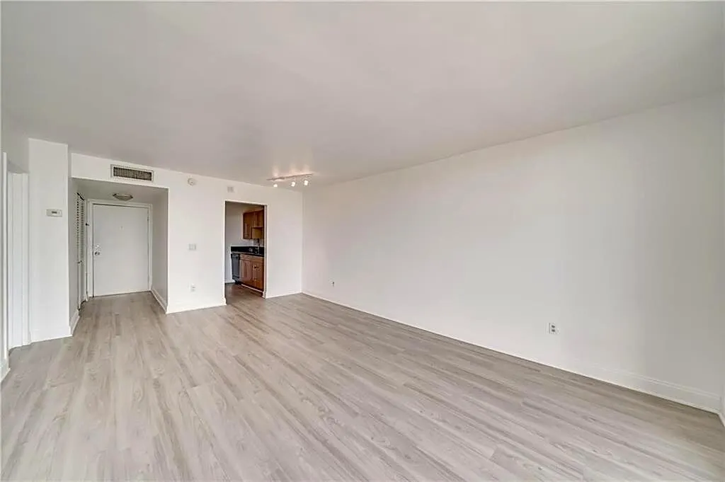 2350 NE 135th Street #1212
