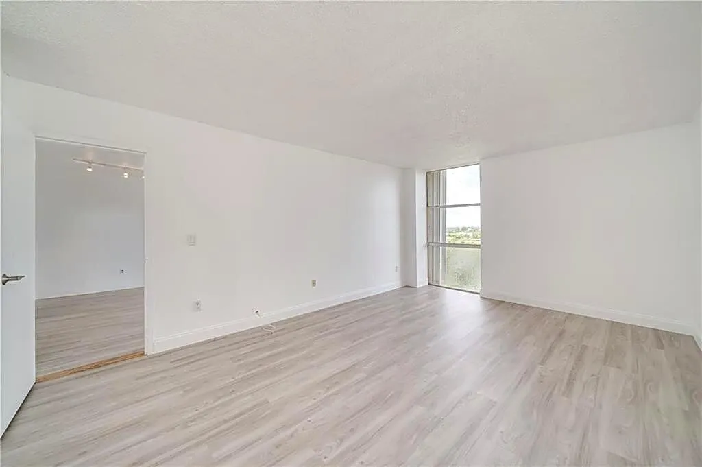 2350 NE 135th Street #1212