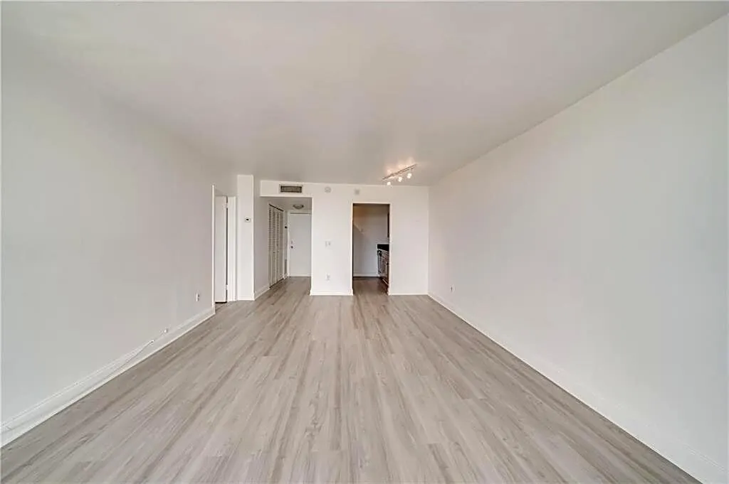 2350 NE 135th Street #1212