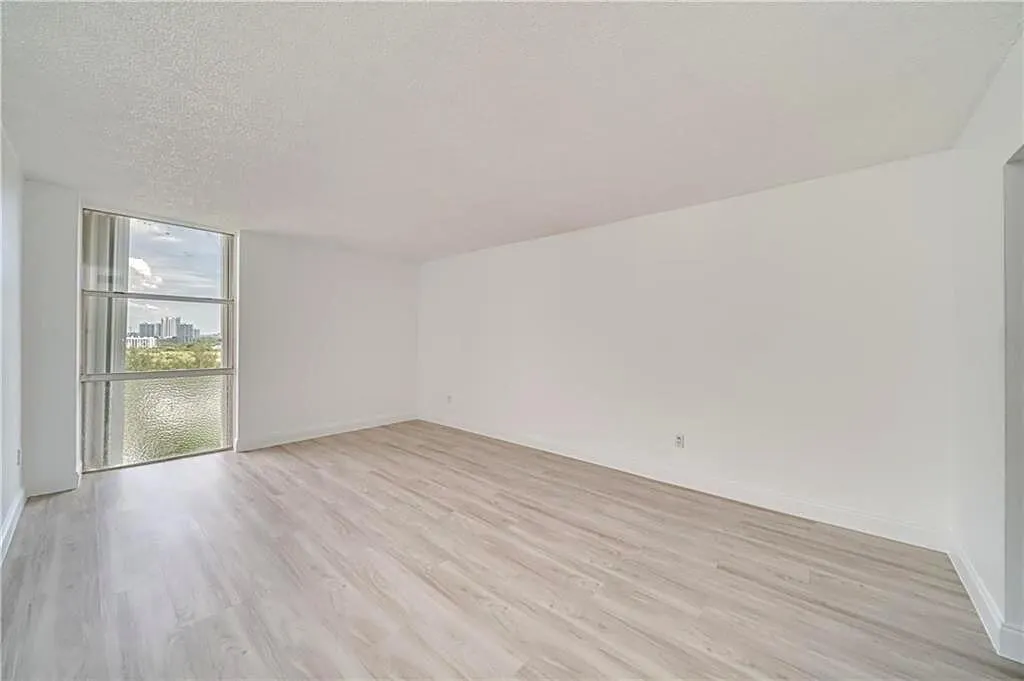 2350 NE 135th Street #1212
