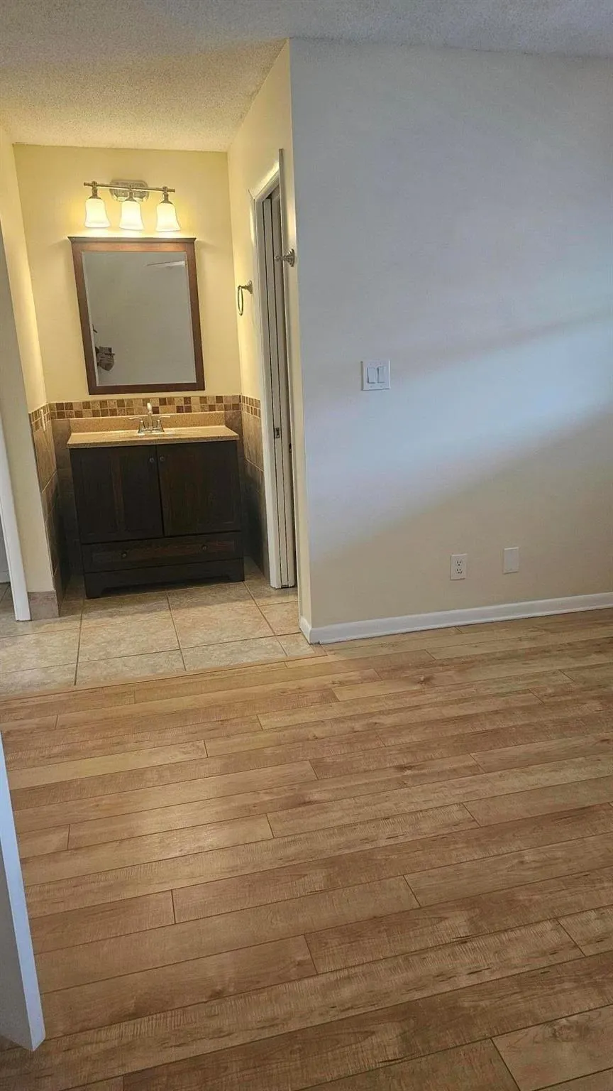 10821 N MILITARY Trail #4