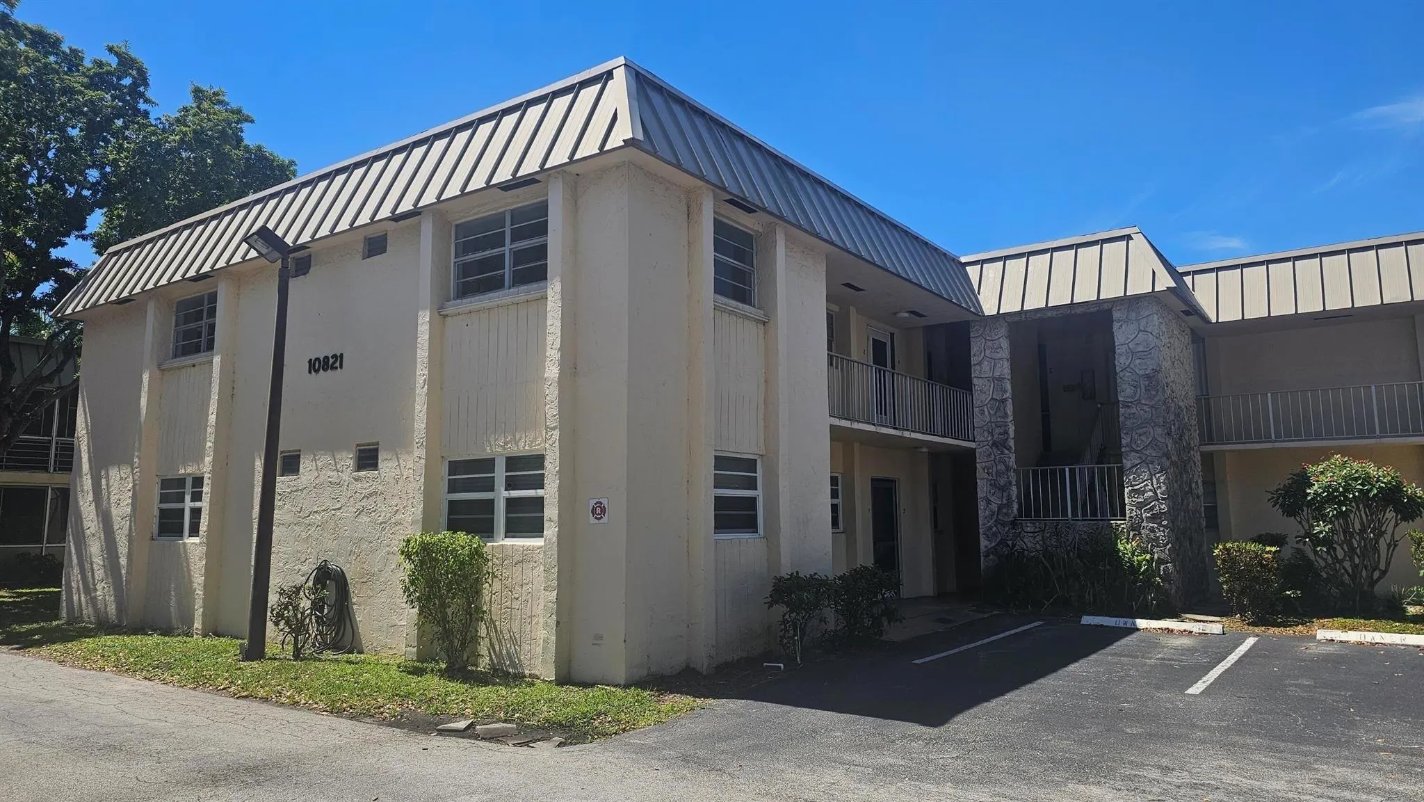10821 N MILITARY Trail #4