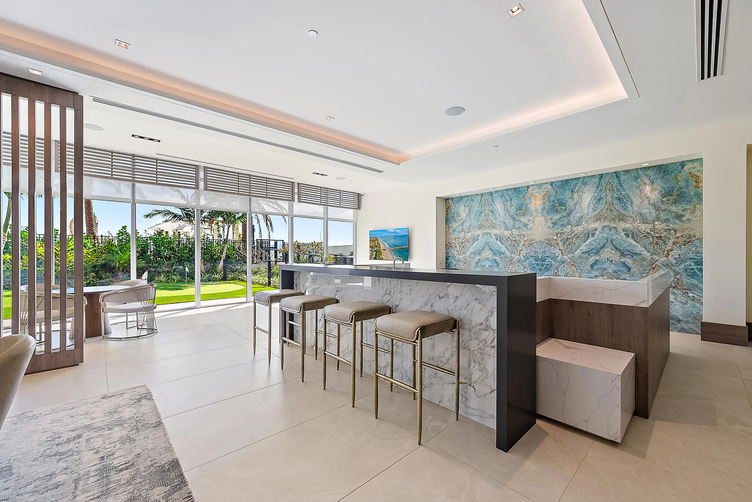 220 Lake Shore Drive #1402