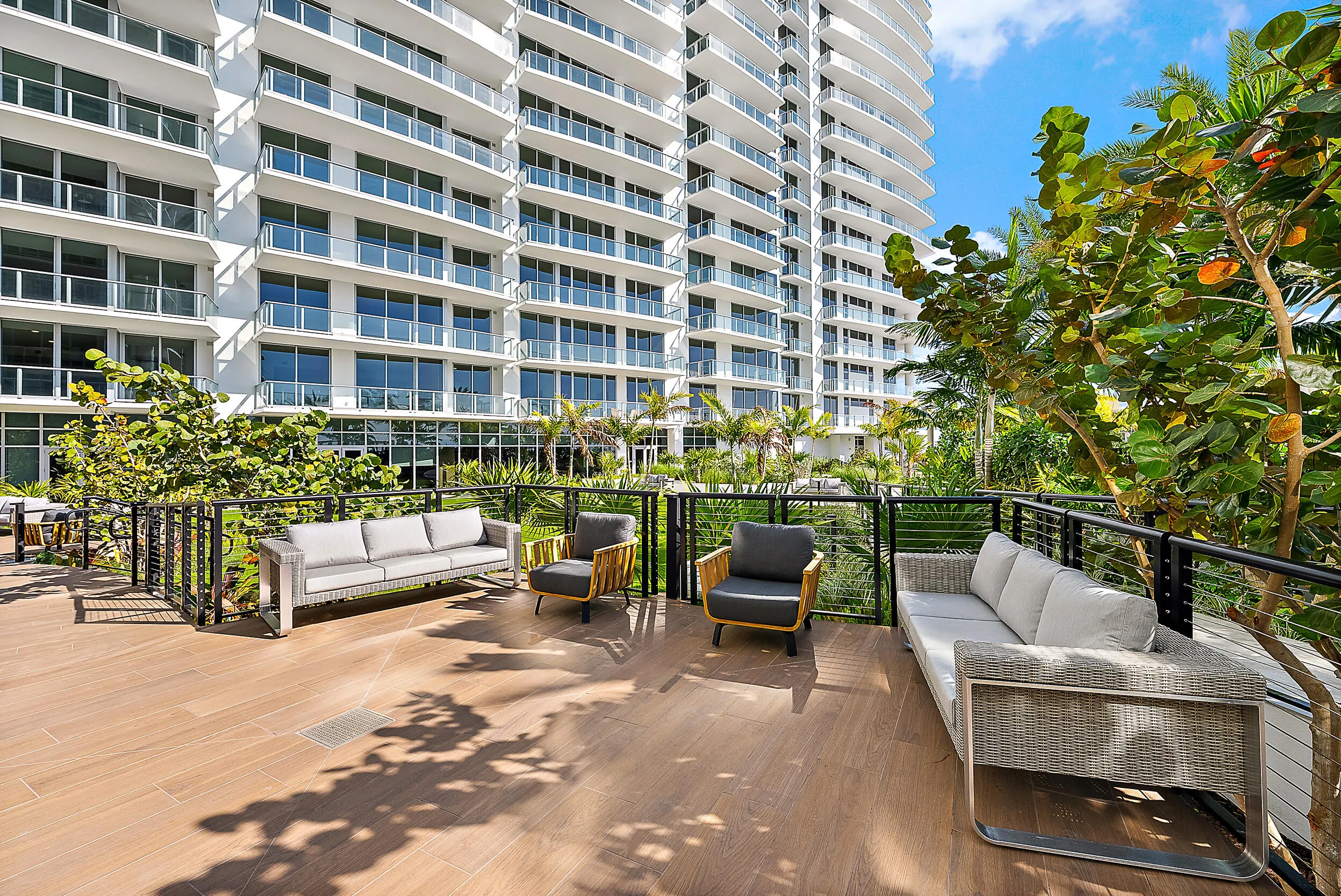 220 Lake Shore Drive #1402