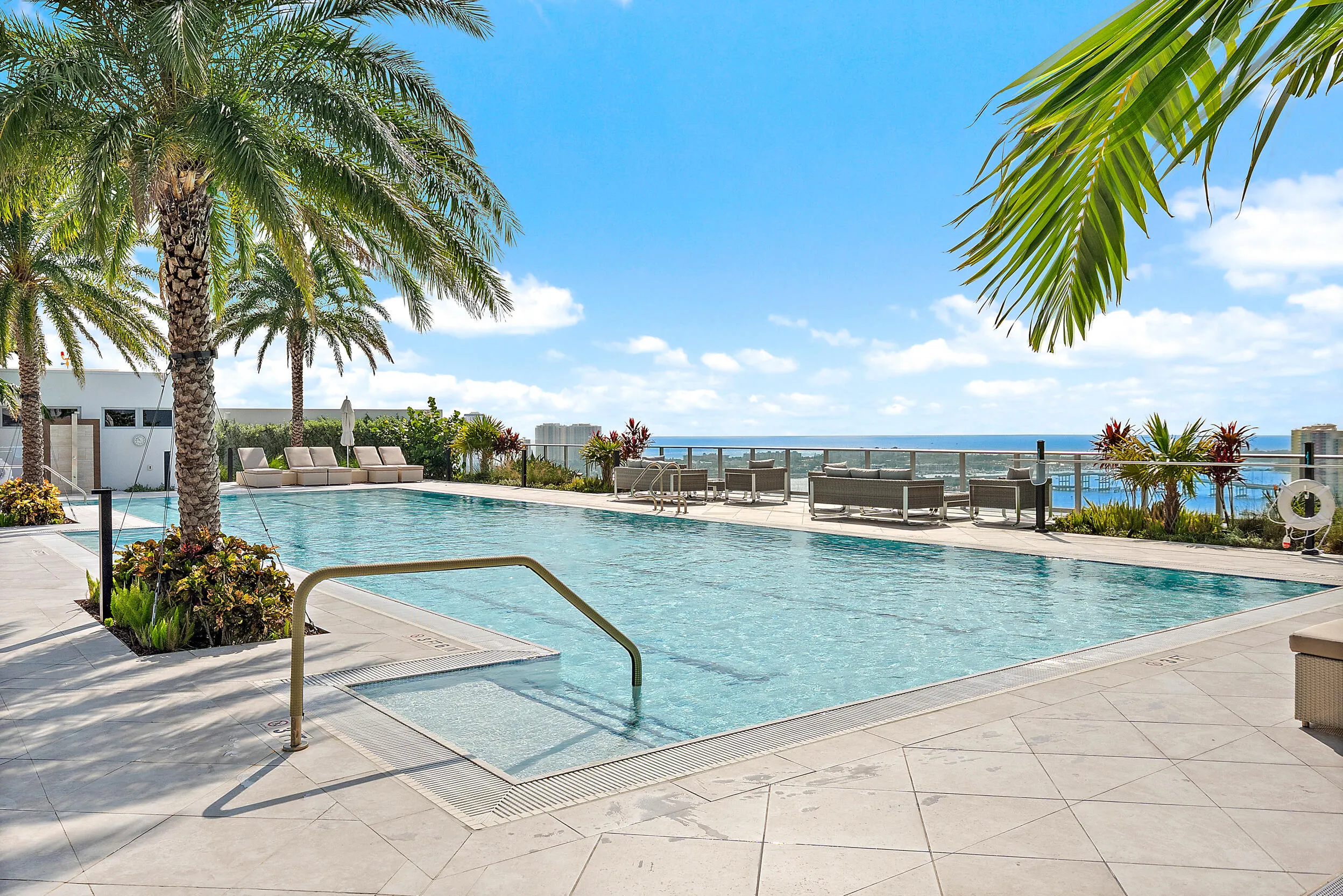 220 Lake Shore Drive #1402