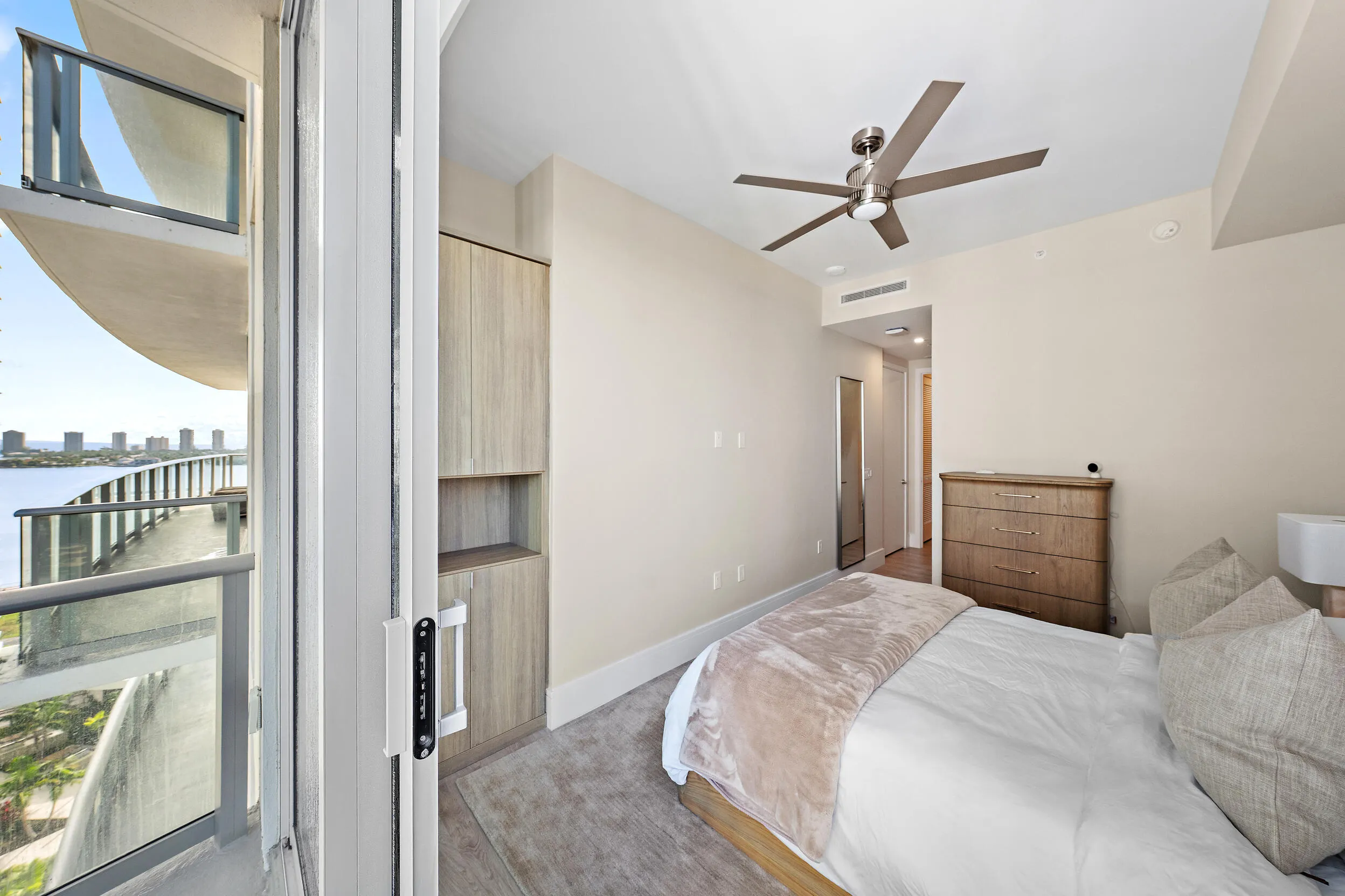 220 Lake Shore Drive #1402