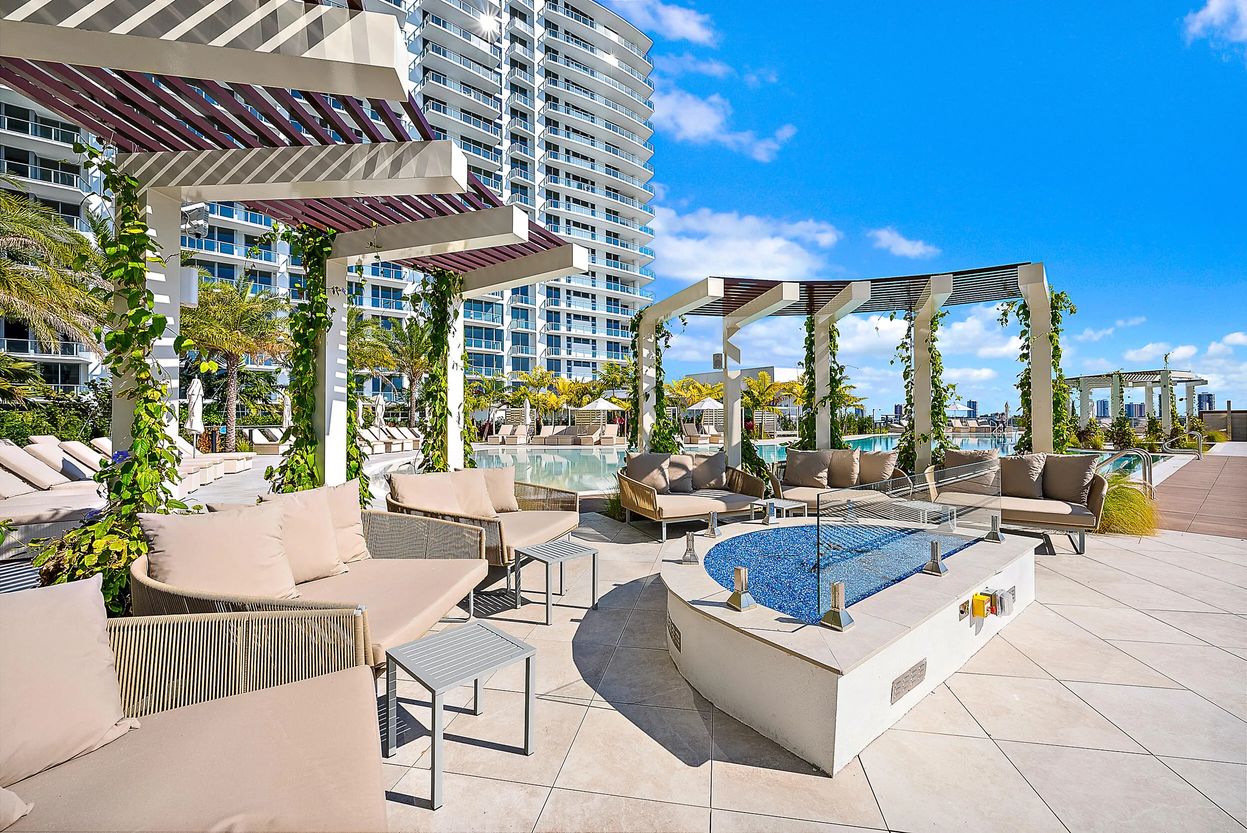 220 Lake Shore Drive #1402