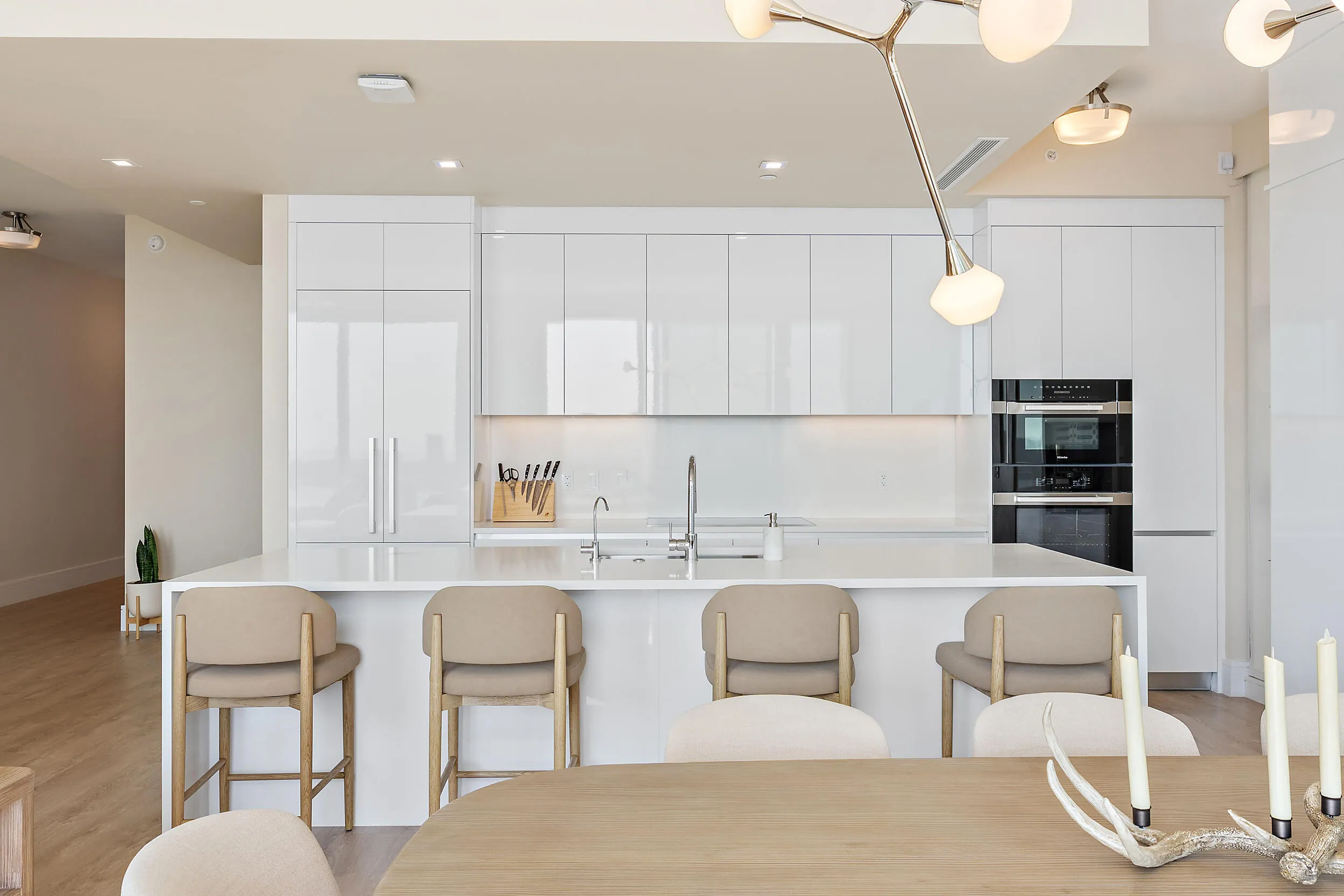 220 Lake Shore Drive #1402