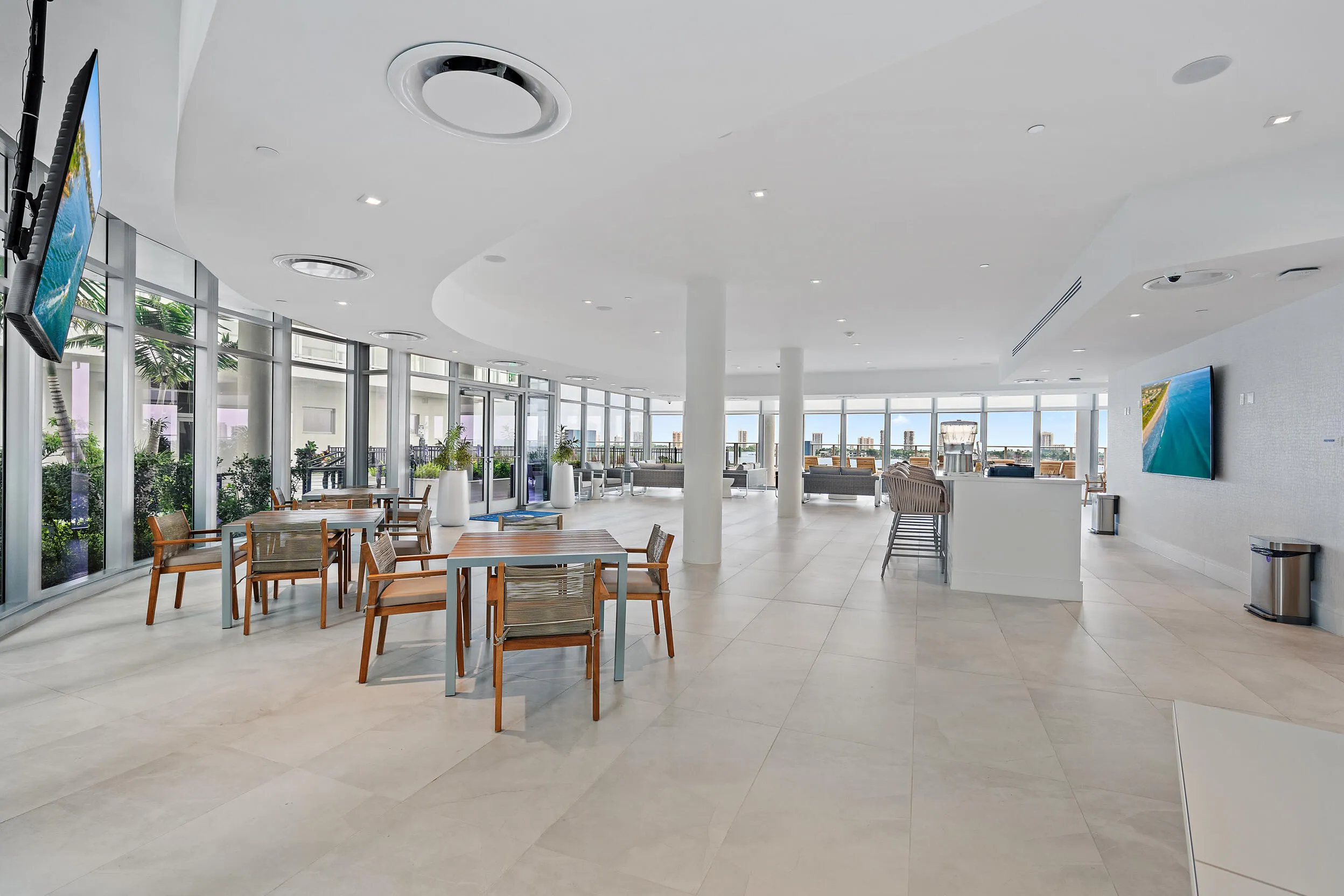 220 Lake Shore Drive #1402