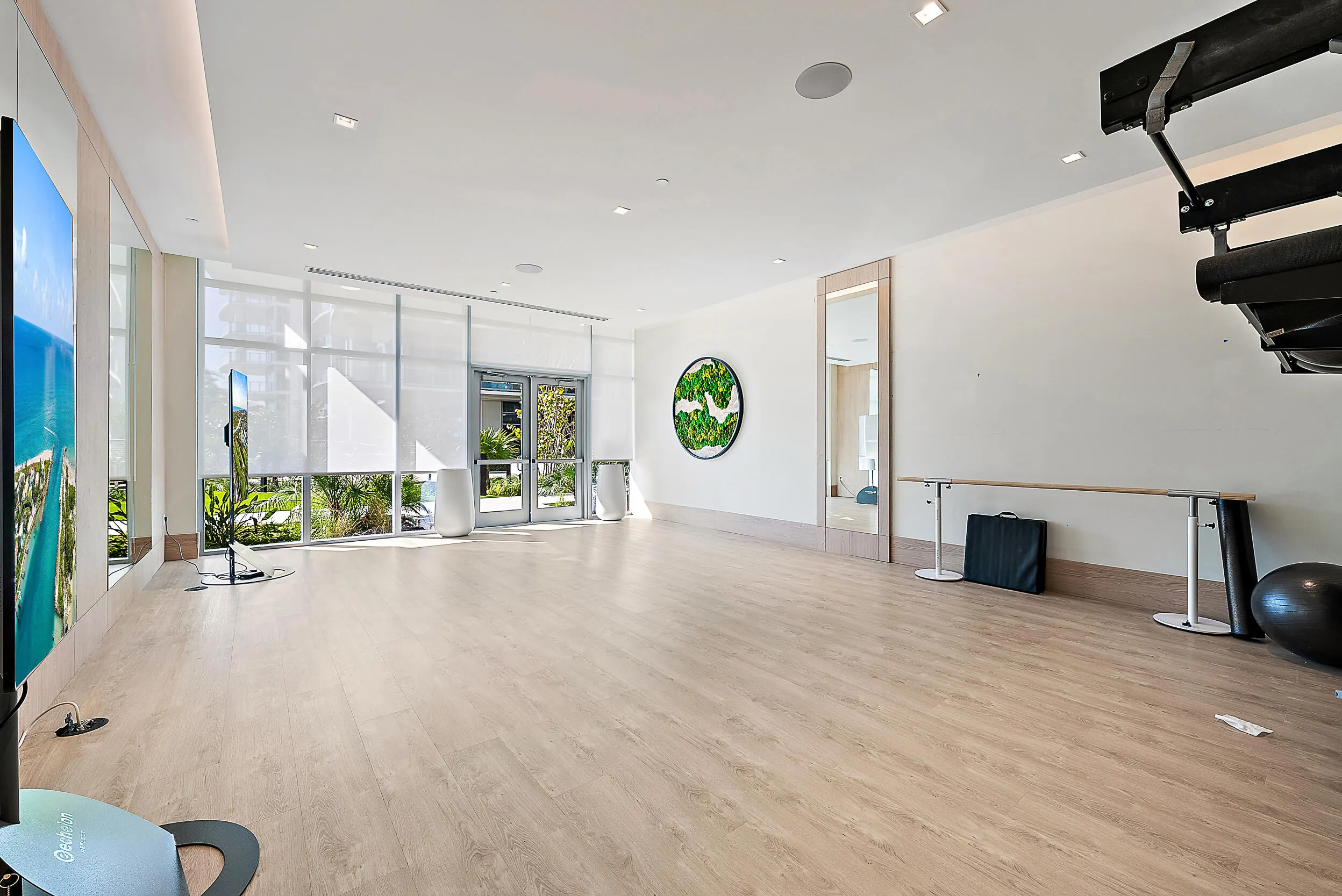 220 Lake Shore Drive #1402