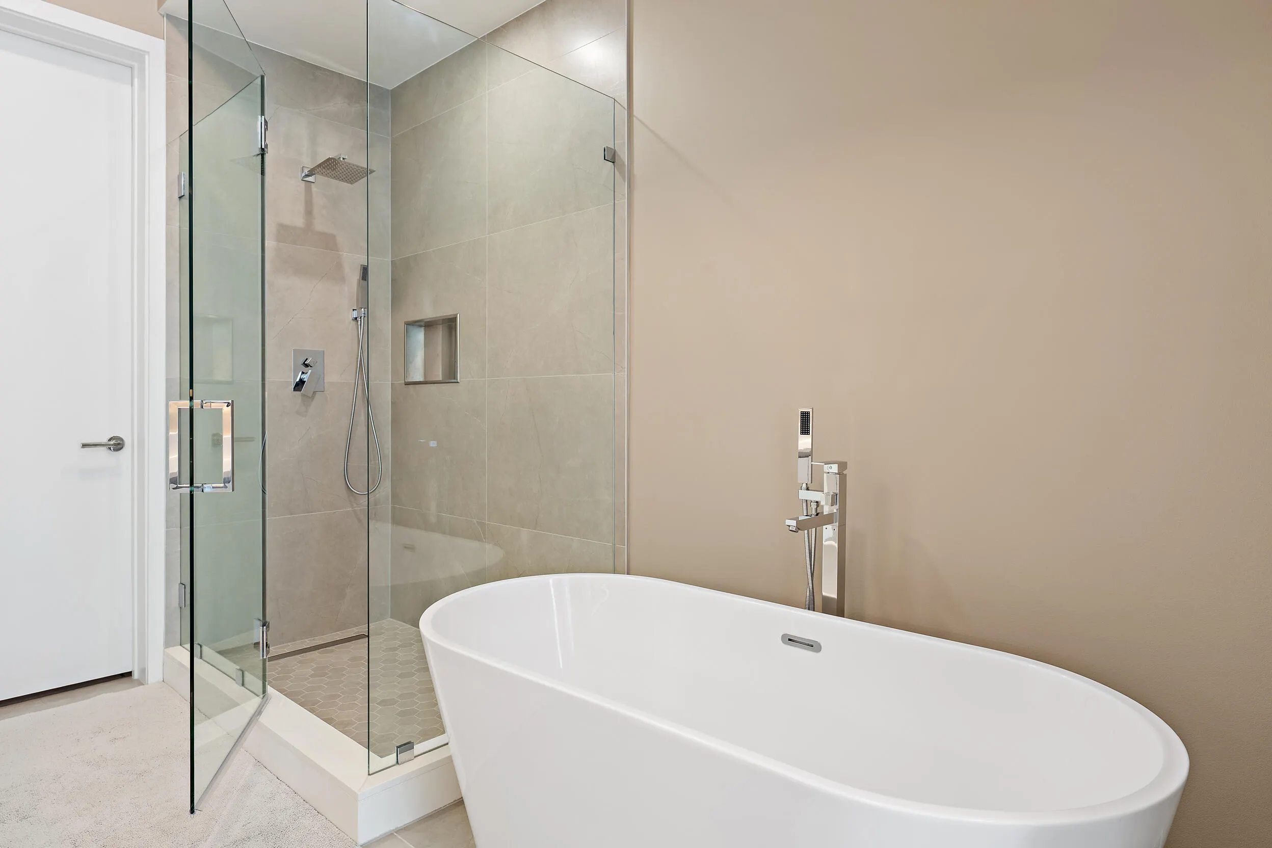 220 Lake Shore Drive #1402