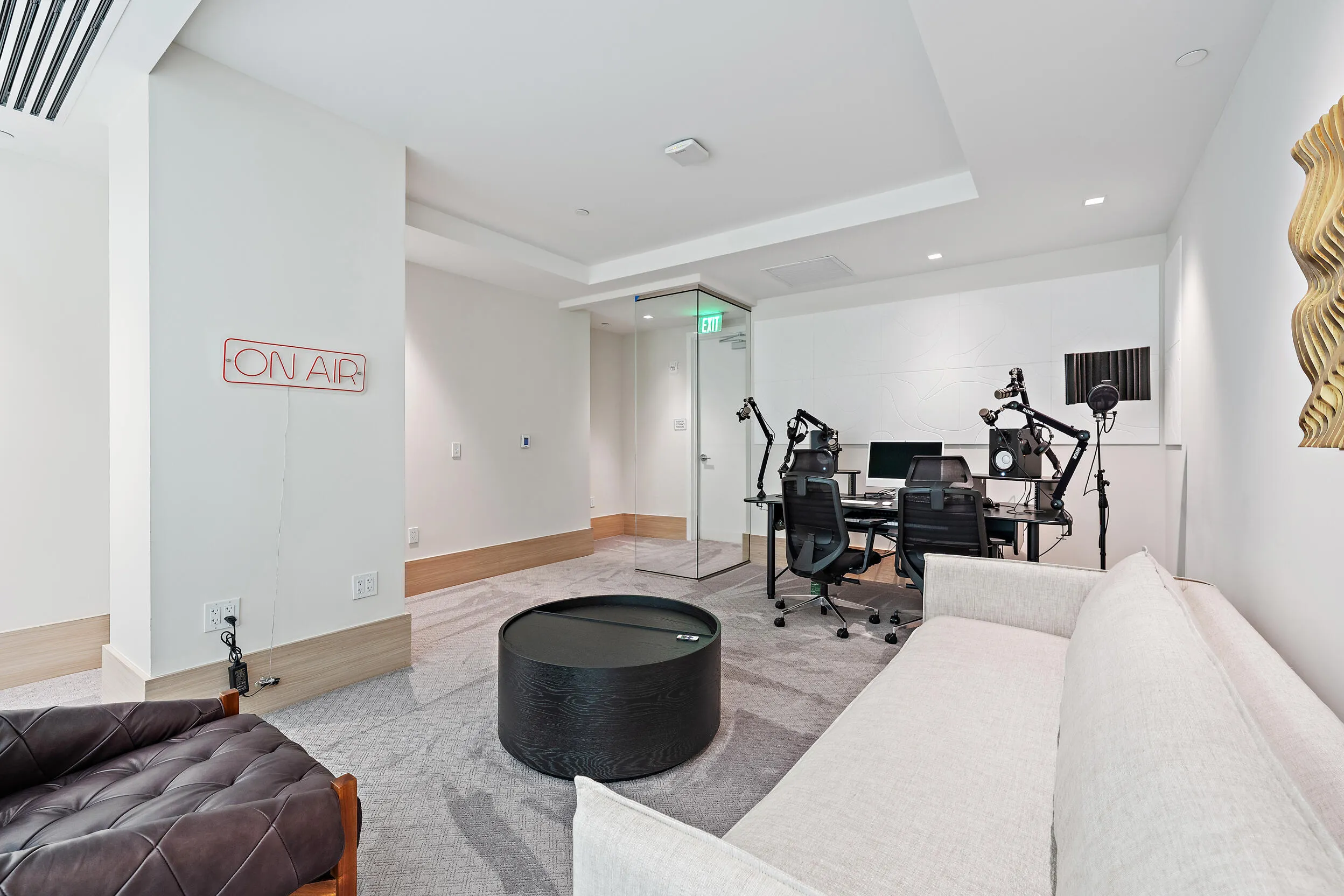 220 Lake Shore Drive #1402