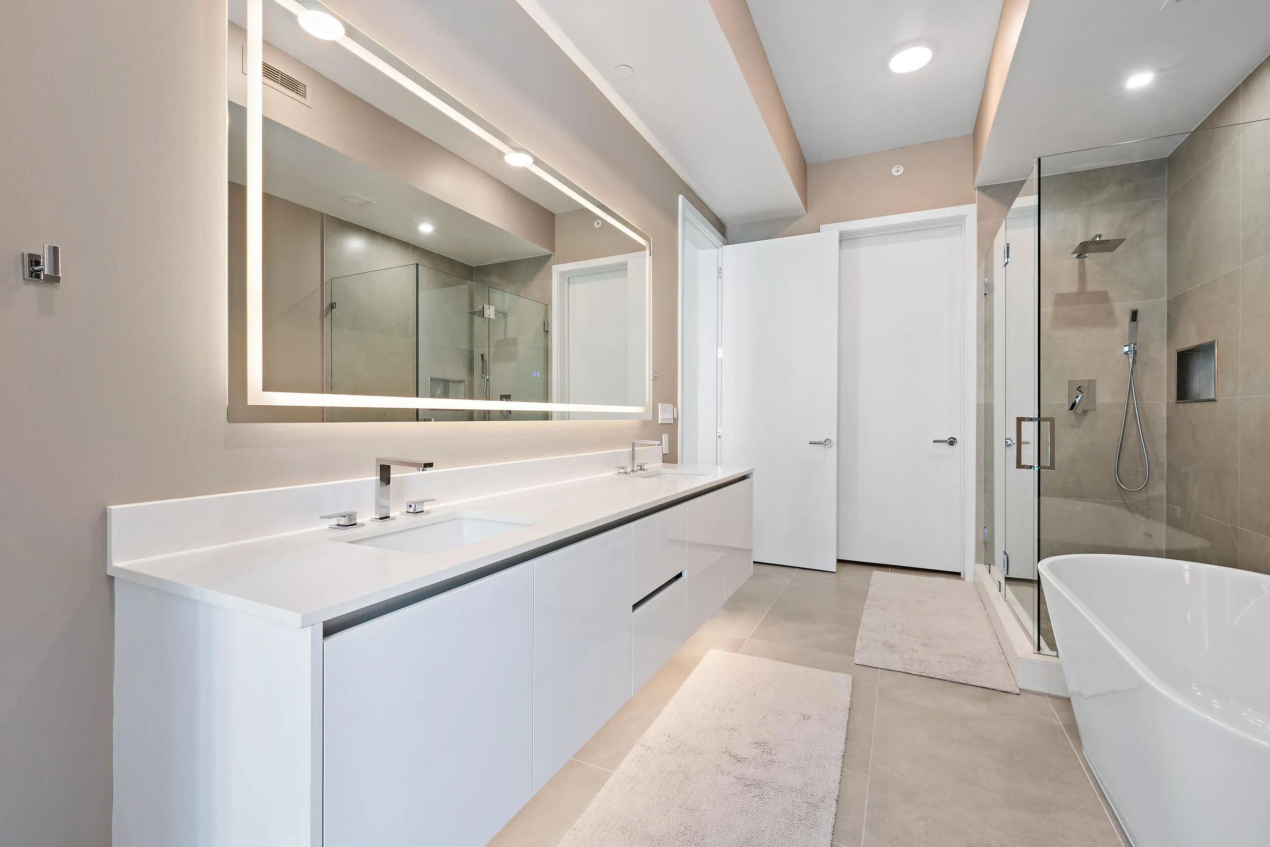 220 Lake Shore Drive #1402
