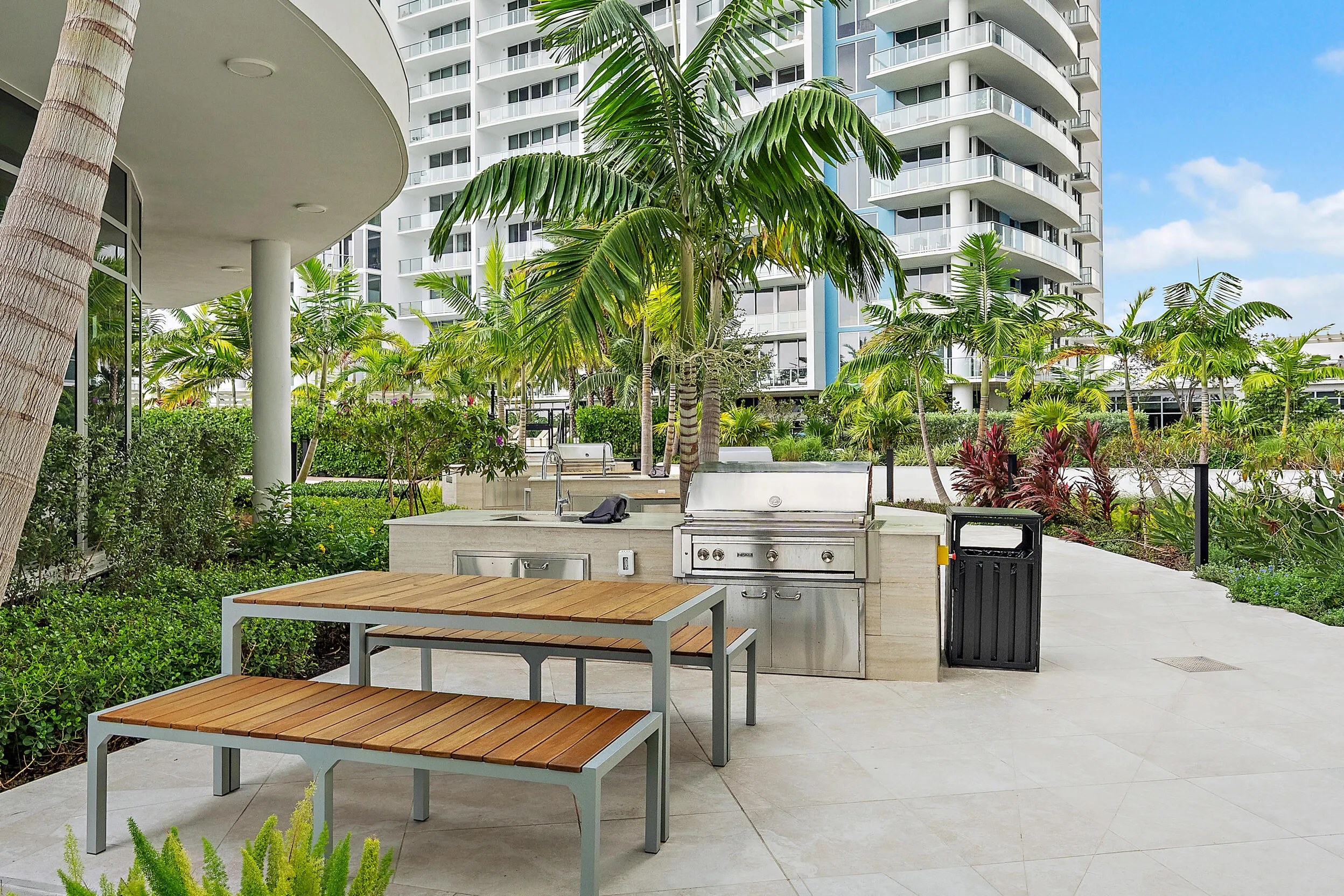 220 Lake Shore Drive #1402