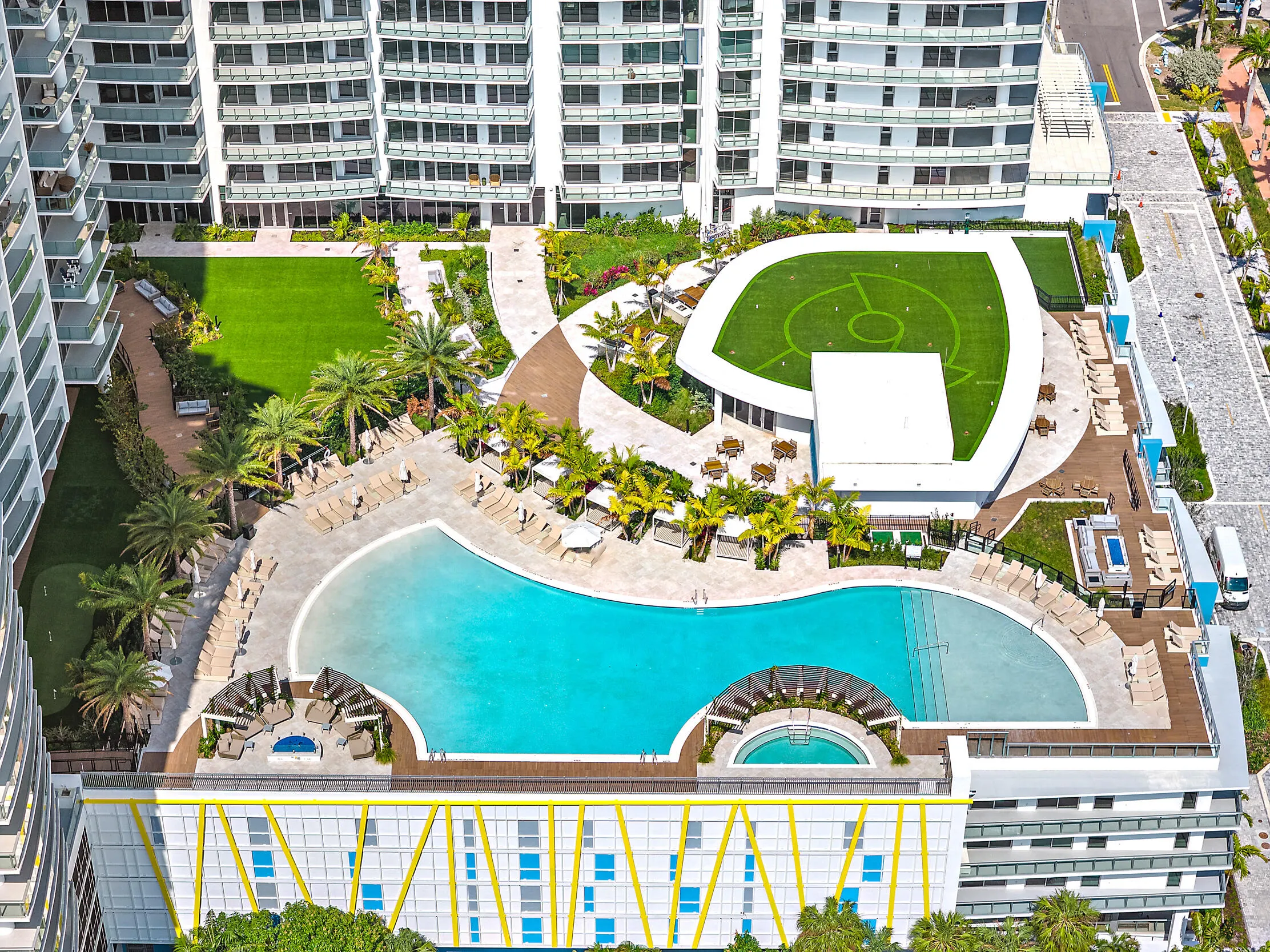220 Lake Shore Drive #1402