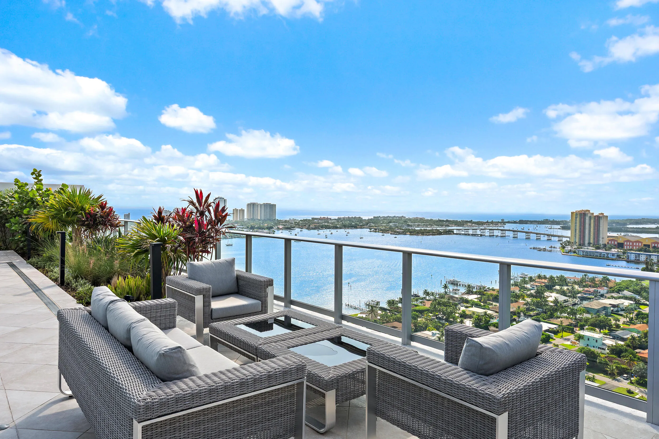 220 Lake Shore Drive #1402