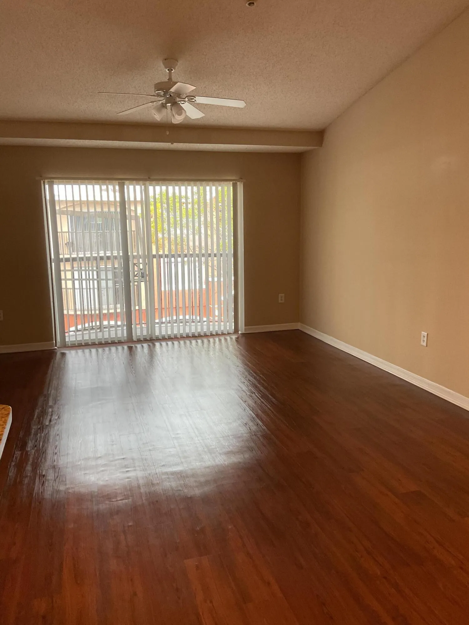 4179 N HAVERHILL Road #612