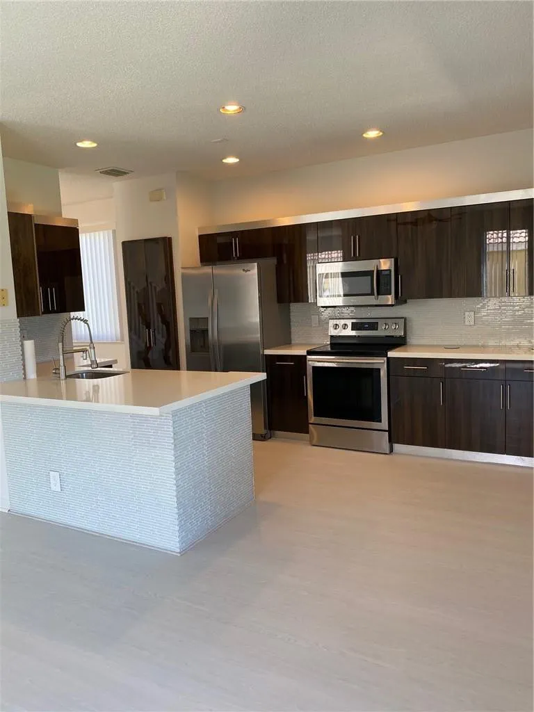 4284 MAGNOLIA RIDGE Drive