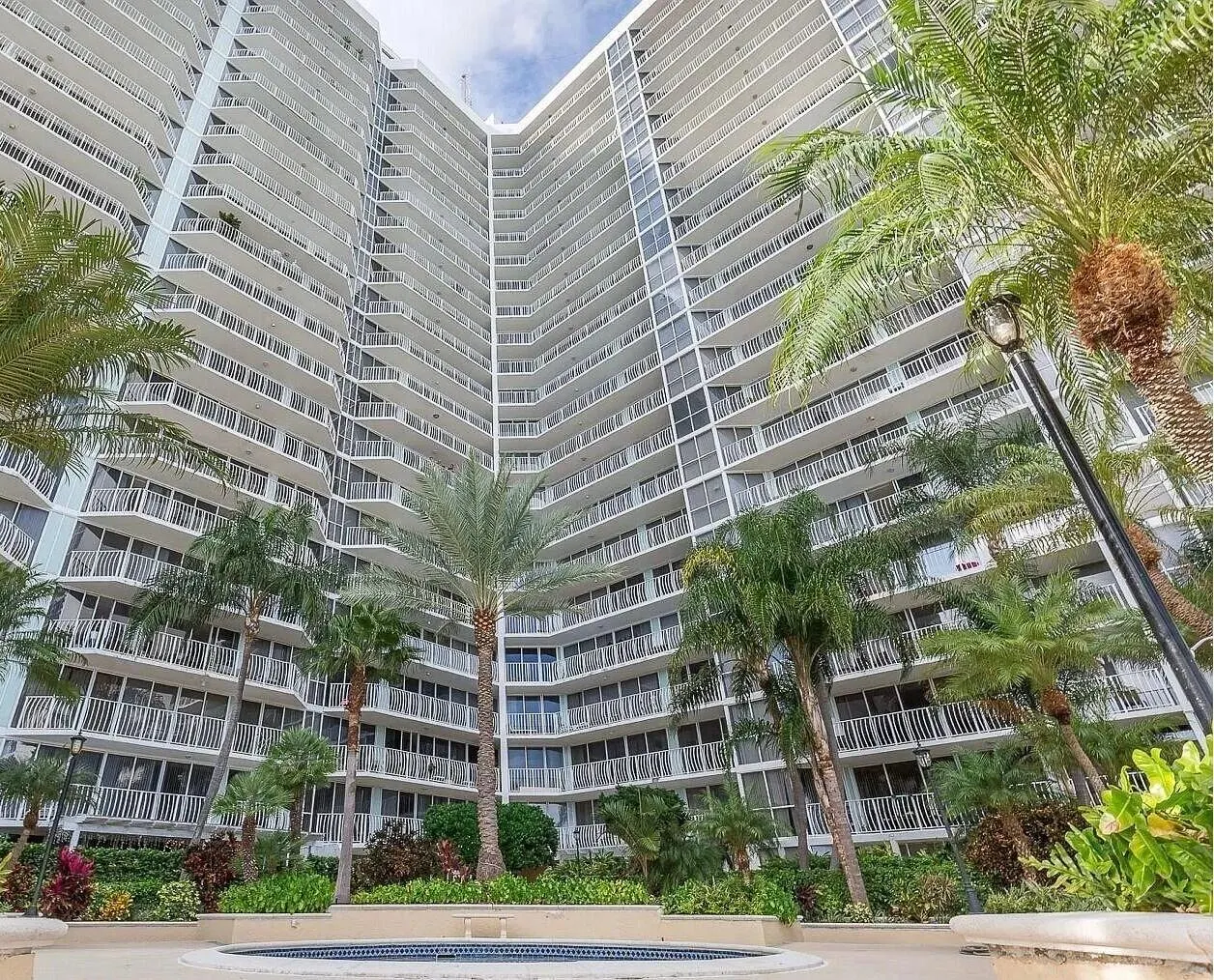 7601 E Treasure Drive #2307