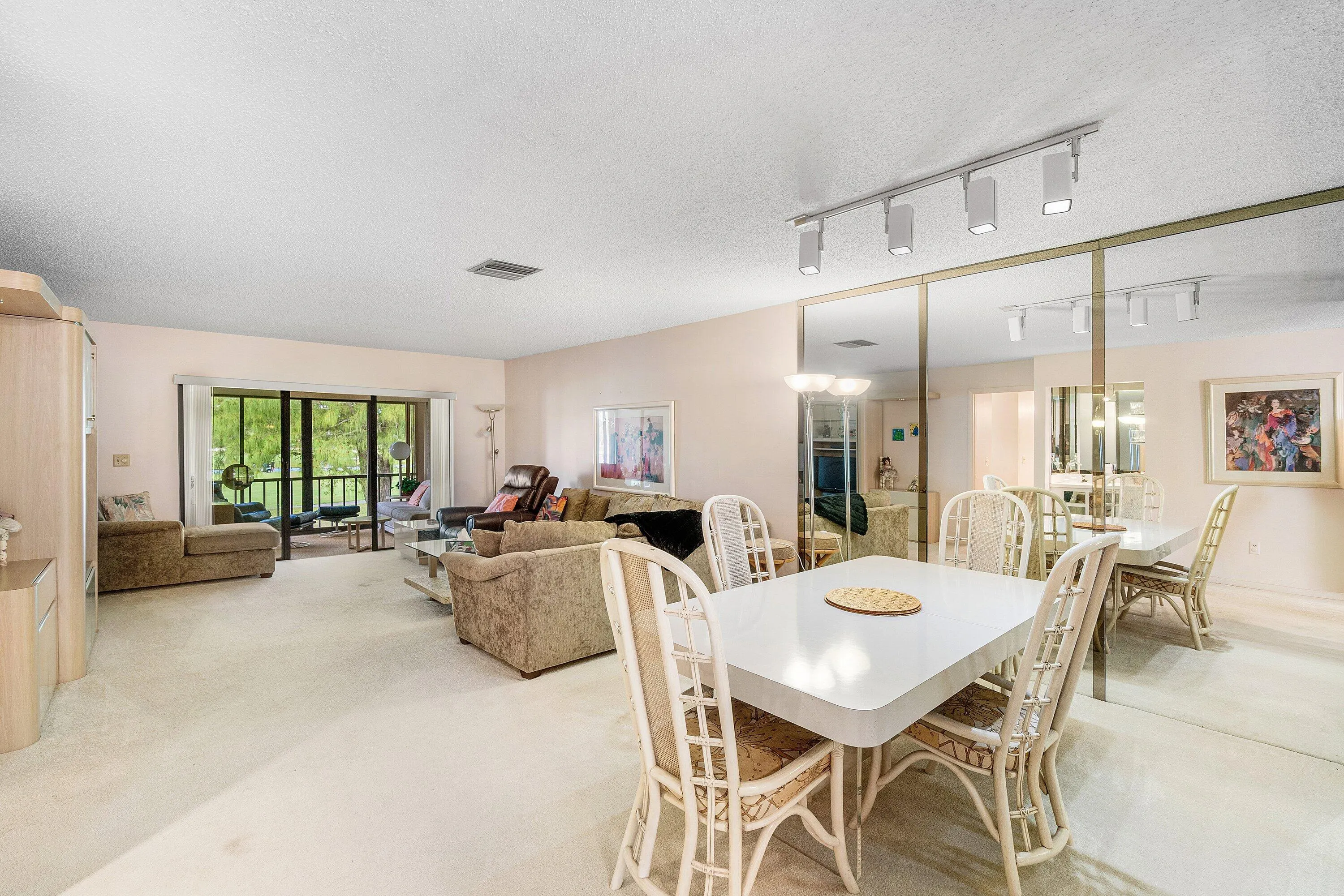 8320 CASA DEL LAGO #D