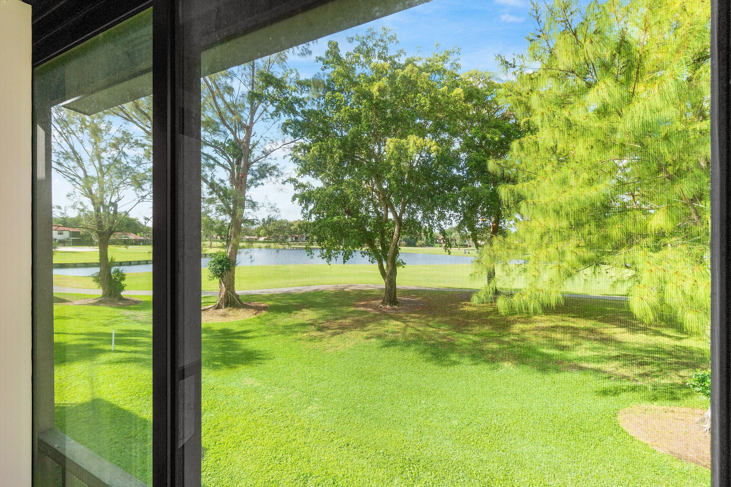 8320 CASA DEL LAGO #D