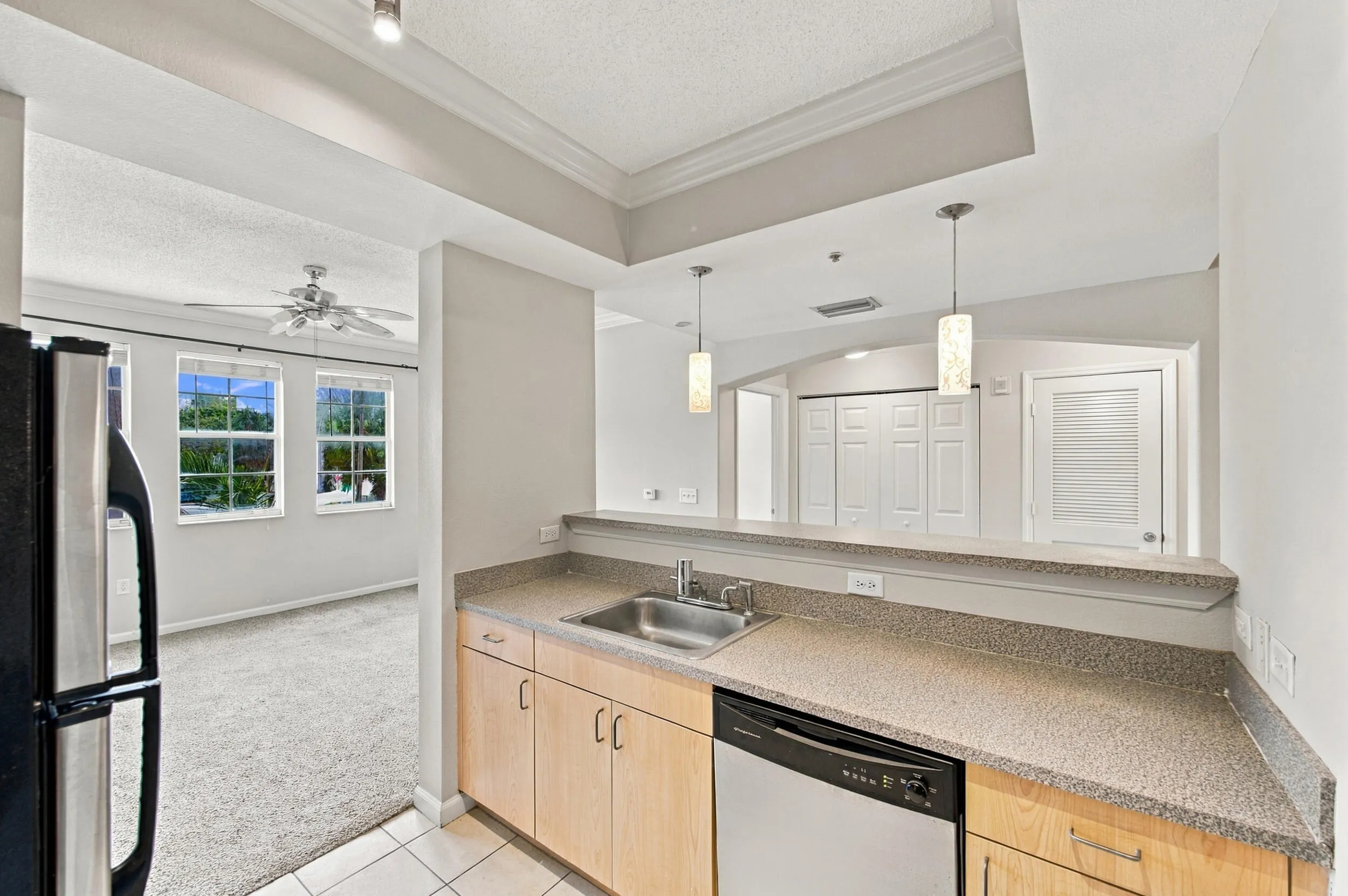 533 NE 3RD Avenue #202
