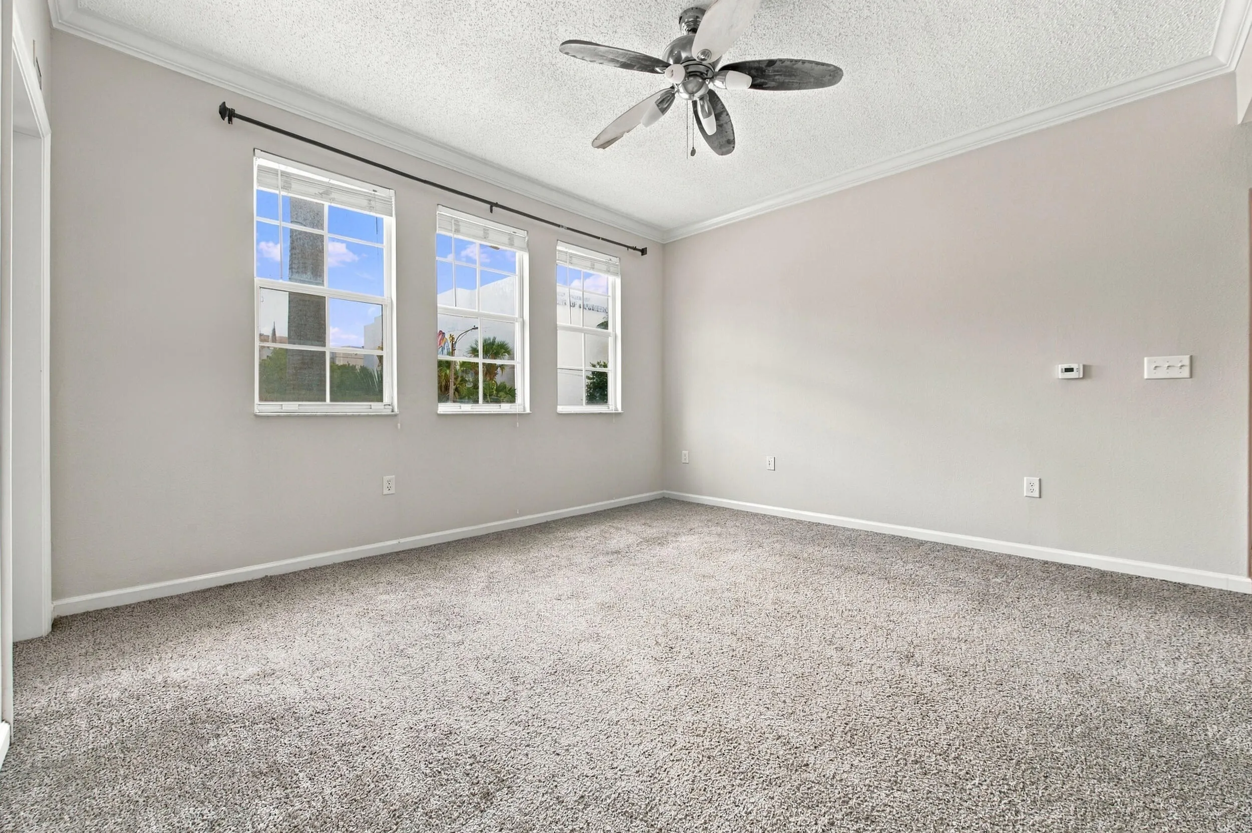 533 NE 3RD Avenue #202