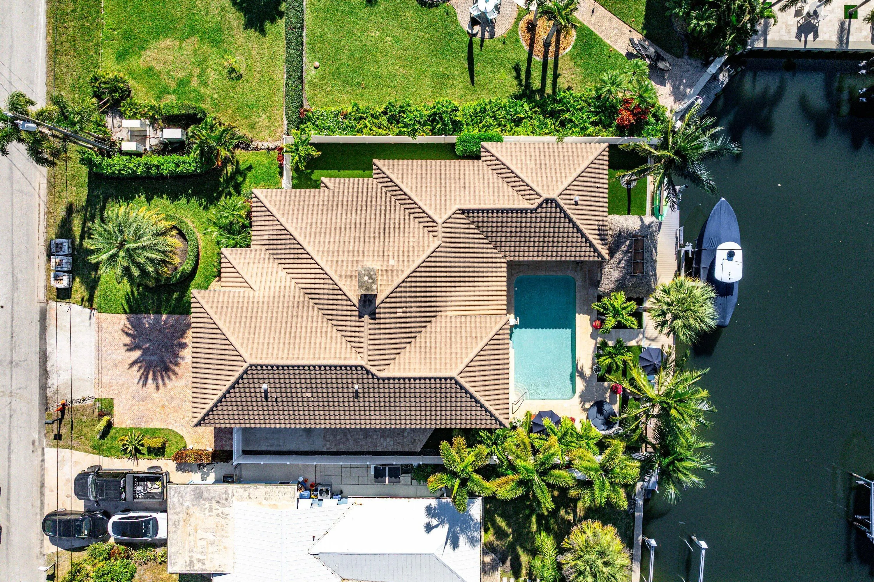 906 Dolphin Drive