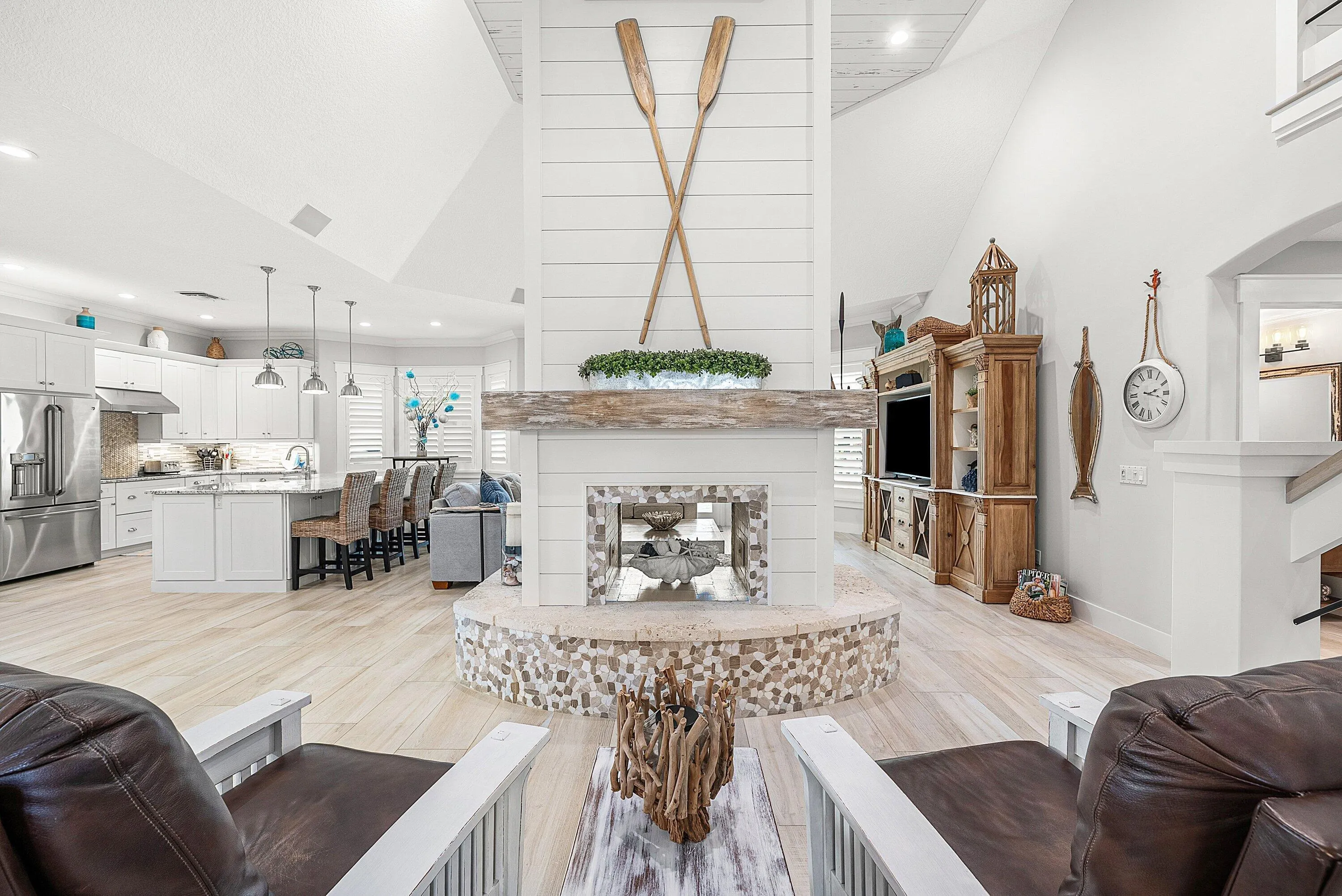 906 Dolphin Drive