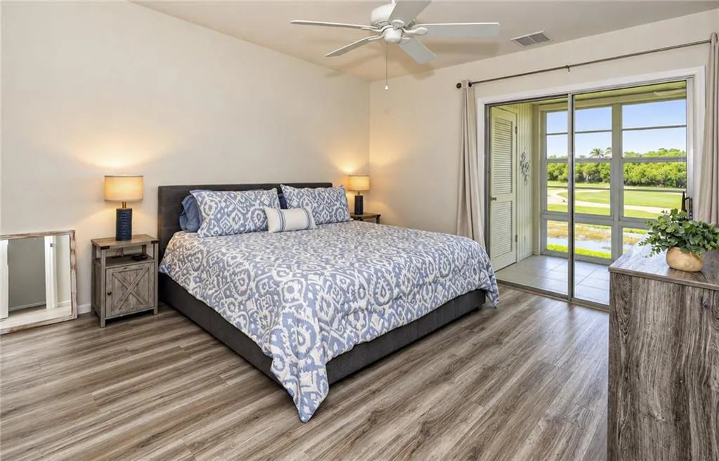 73 ROYAL OAK Court #206