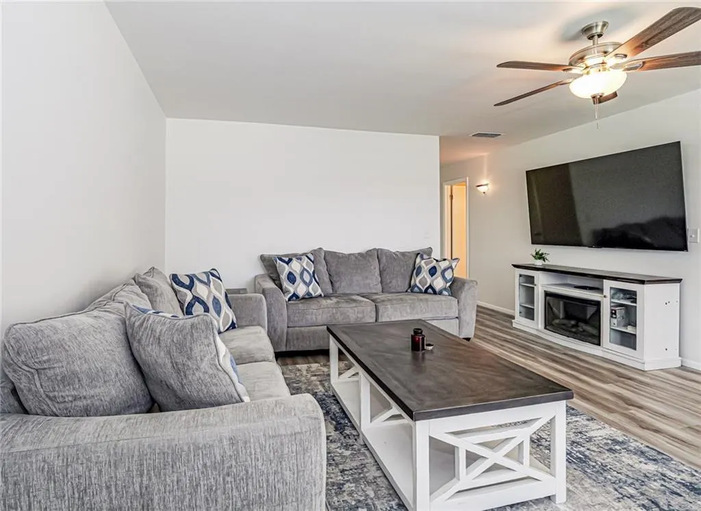 73 ROYAL OAK Court #206