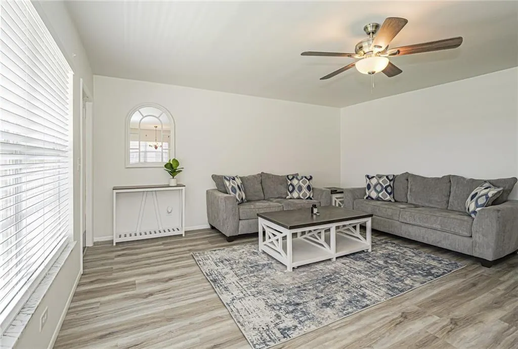 73 ROYAL OAK Court #206