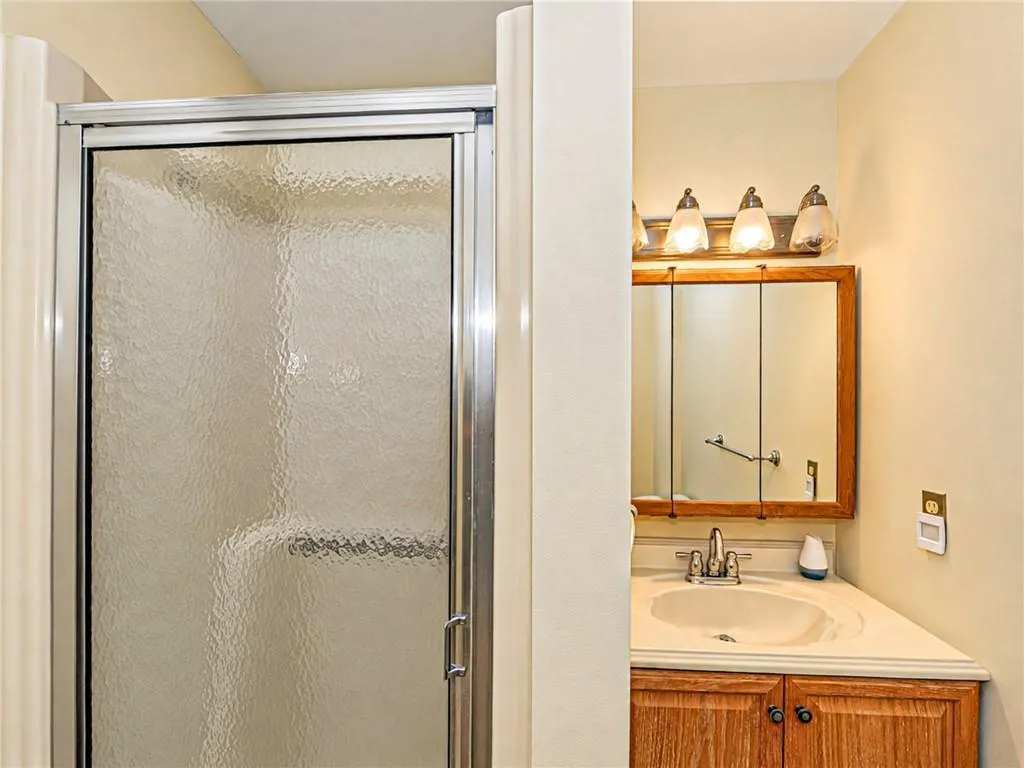 73 ROYAL OAK Court #206