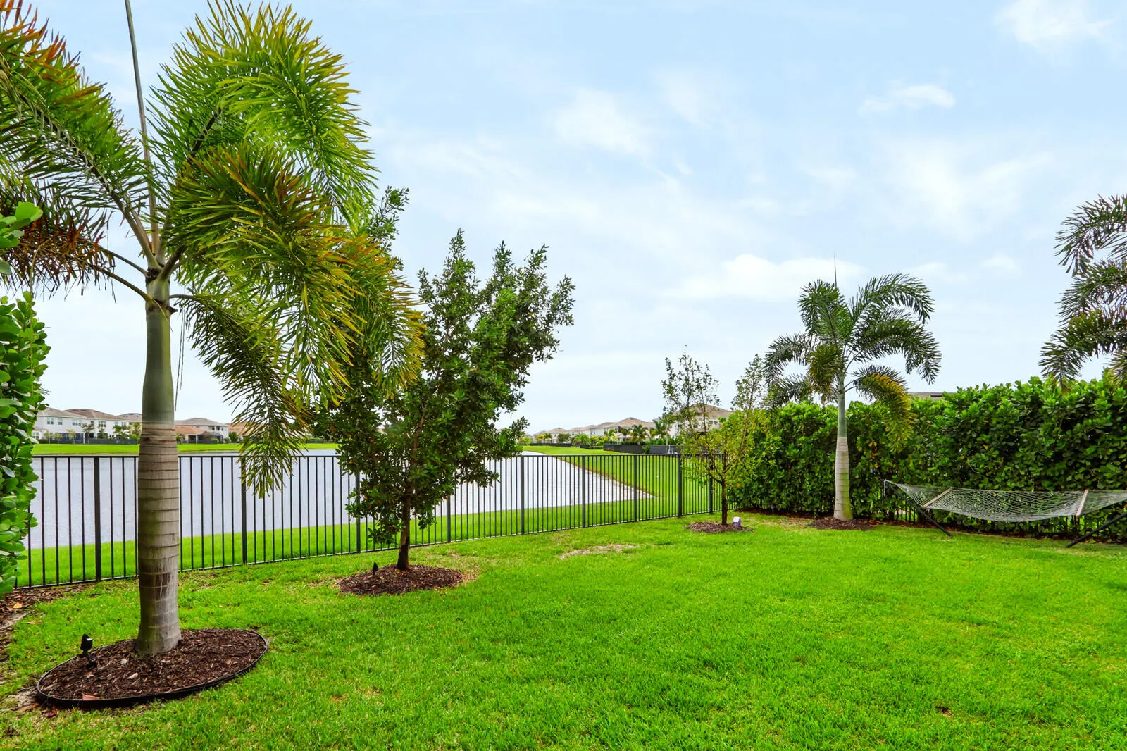 5541 MACOON Way